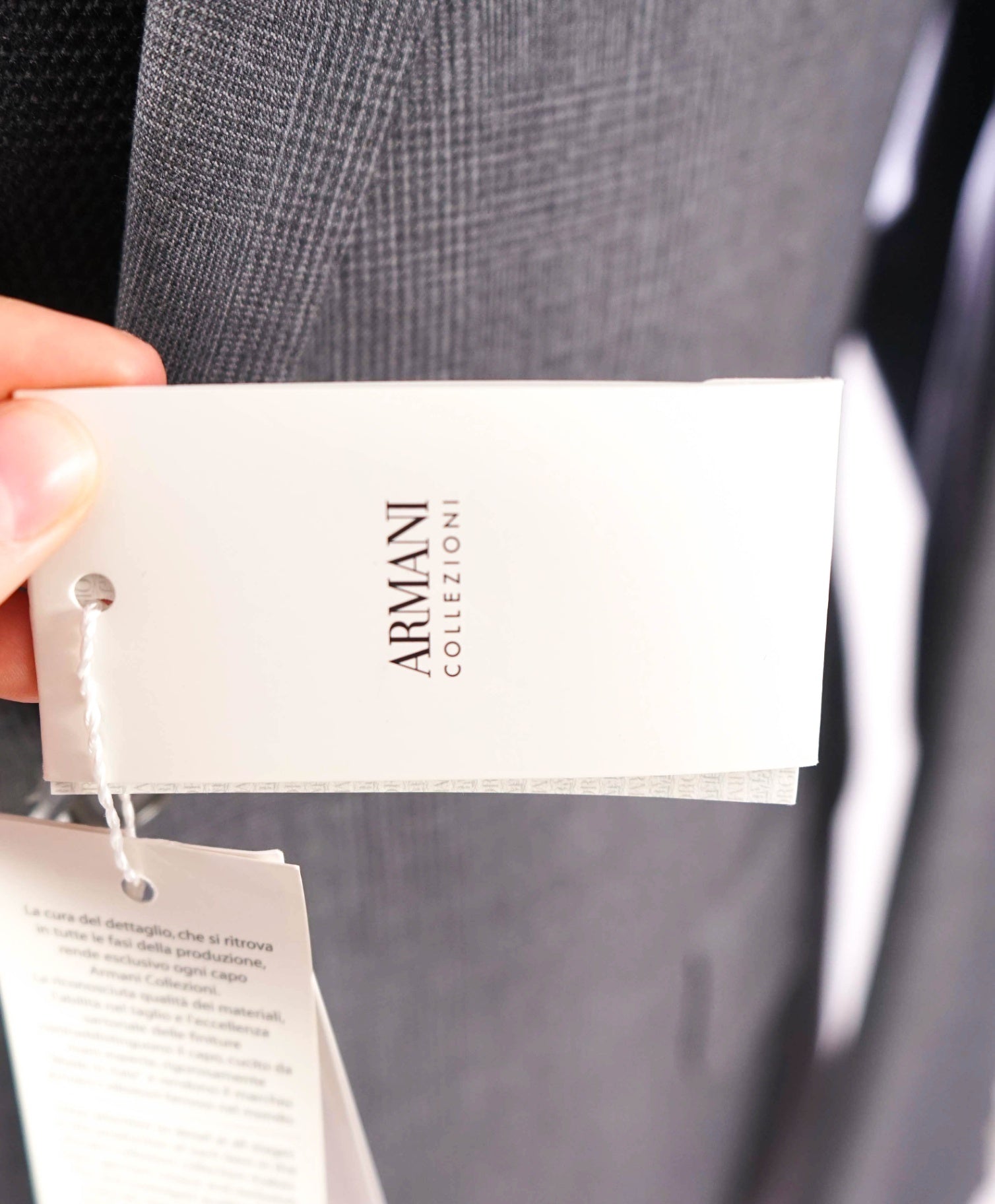 $1,995 ARMANI COLLEZIONI - Gray Plaid Wool "G LINE" Suit - 40R