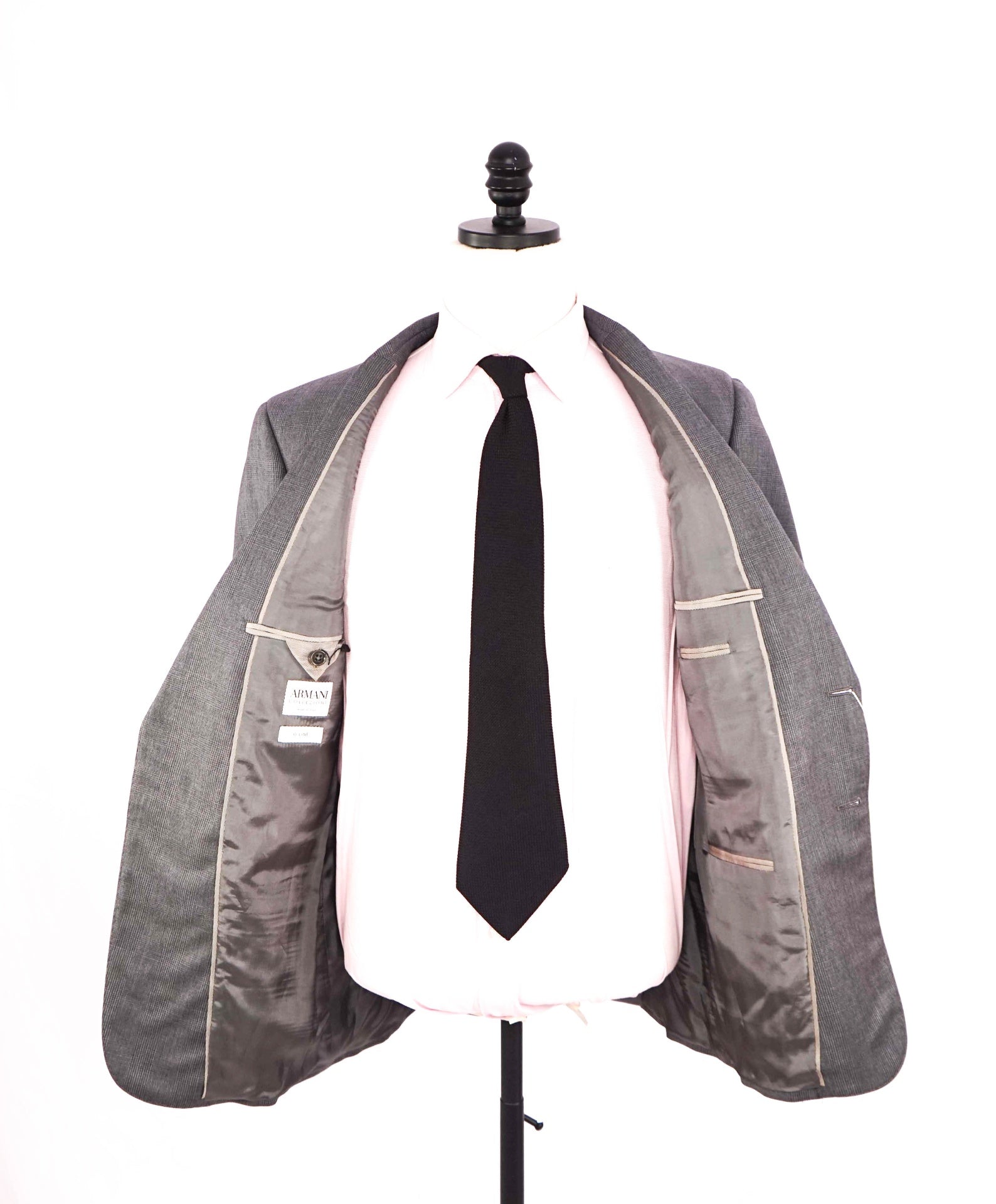 $1,995 ARMANI COLLEZIONI - Gray Plaid Wool "G LINE" Suit - 40R