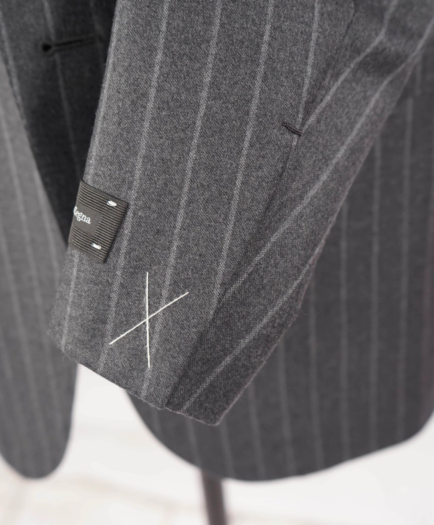 $6,990 ZEGNA - Gray Chalk Stripe TROFEO Cashmere/Wool Suit - 44R