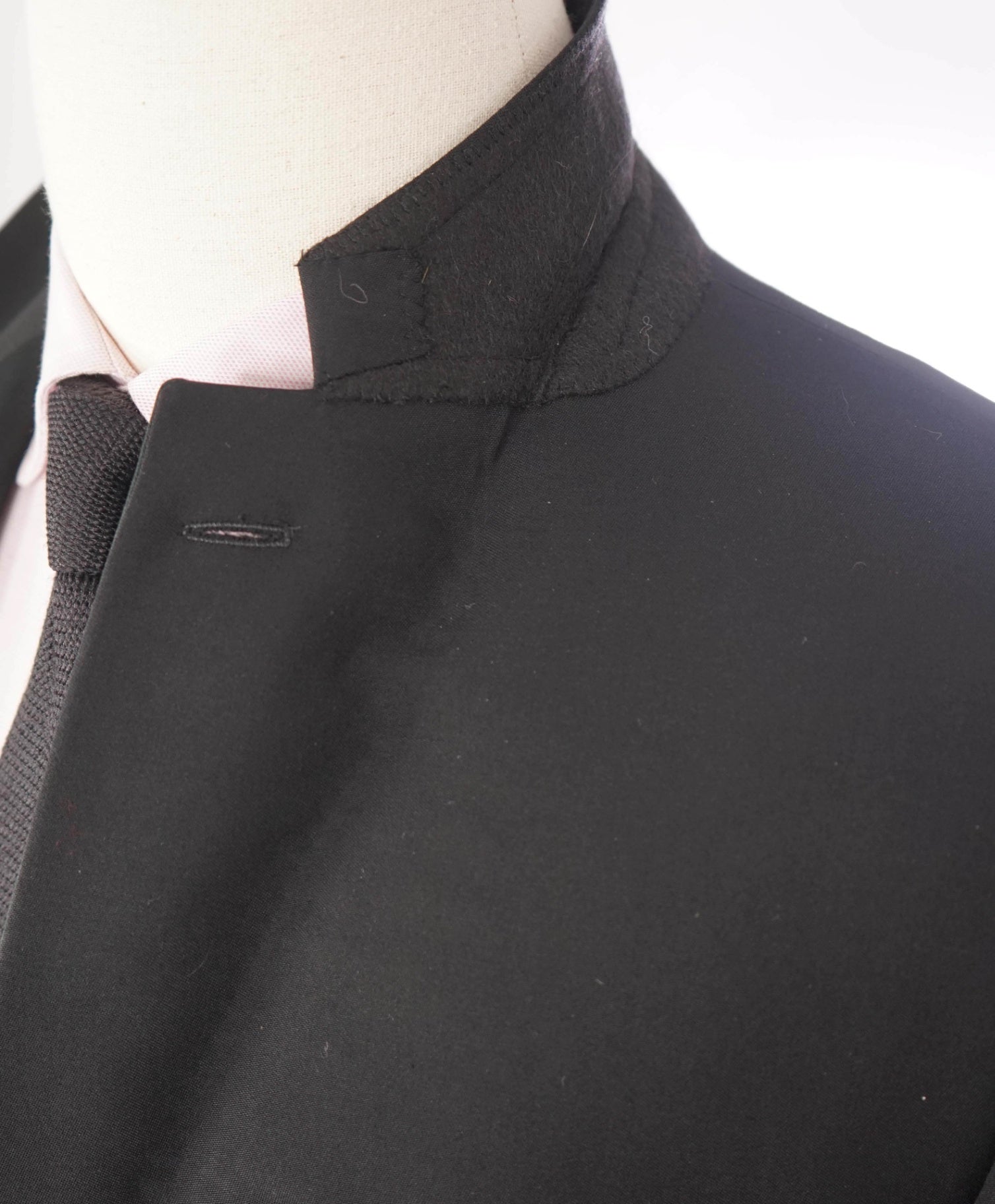 $3,795 RALPH LAUREN PURPLE LABEL - Black Notch Lapel Tuxedo Side Tabs - 42R