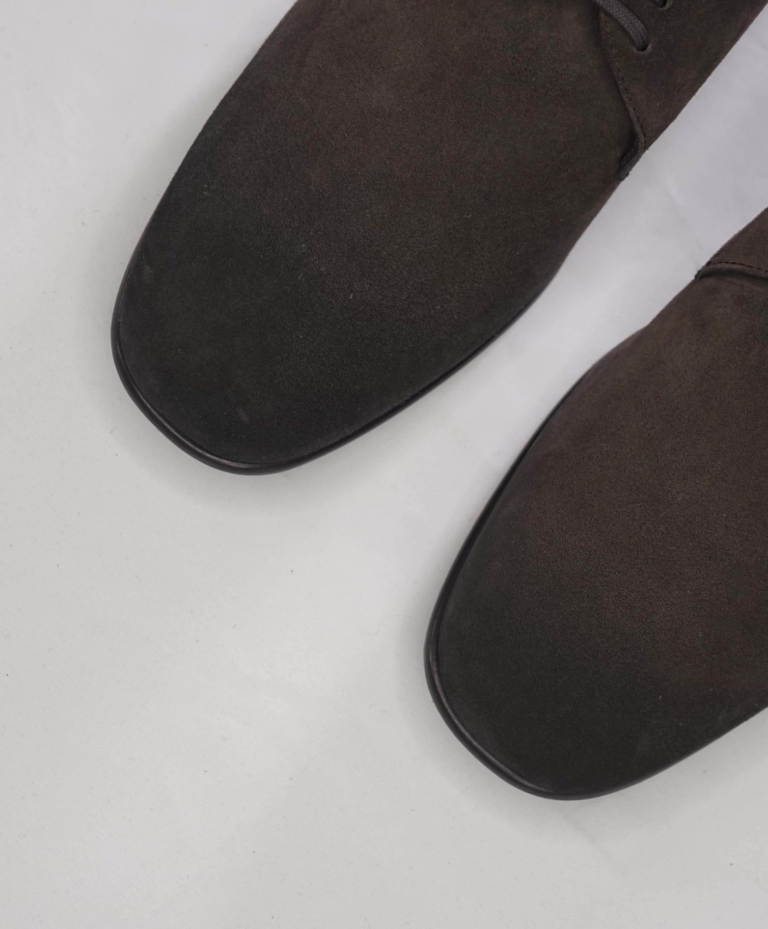 $1,890 TOM FORD - Brown Distressed Suede Derby - US 10 (9.5TF)