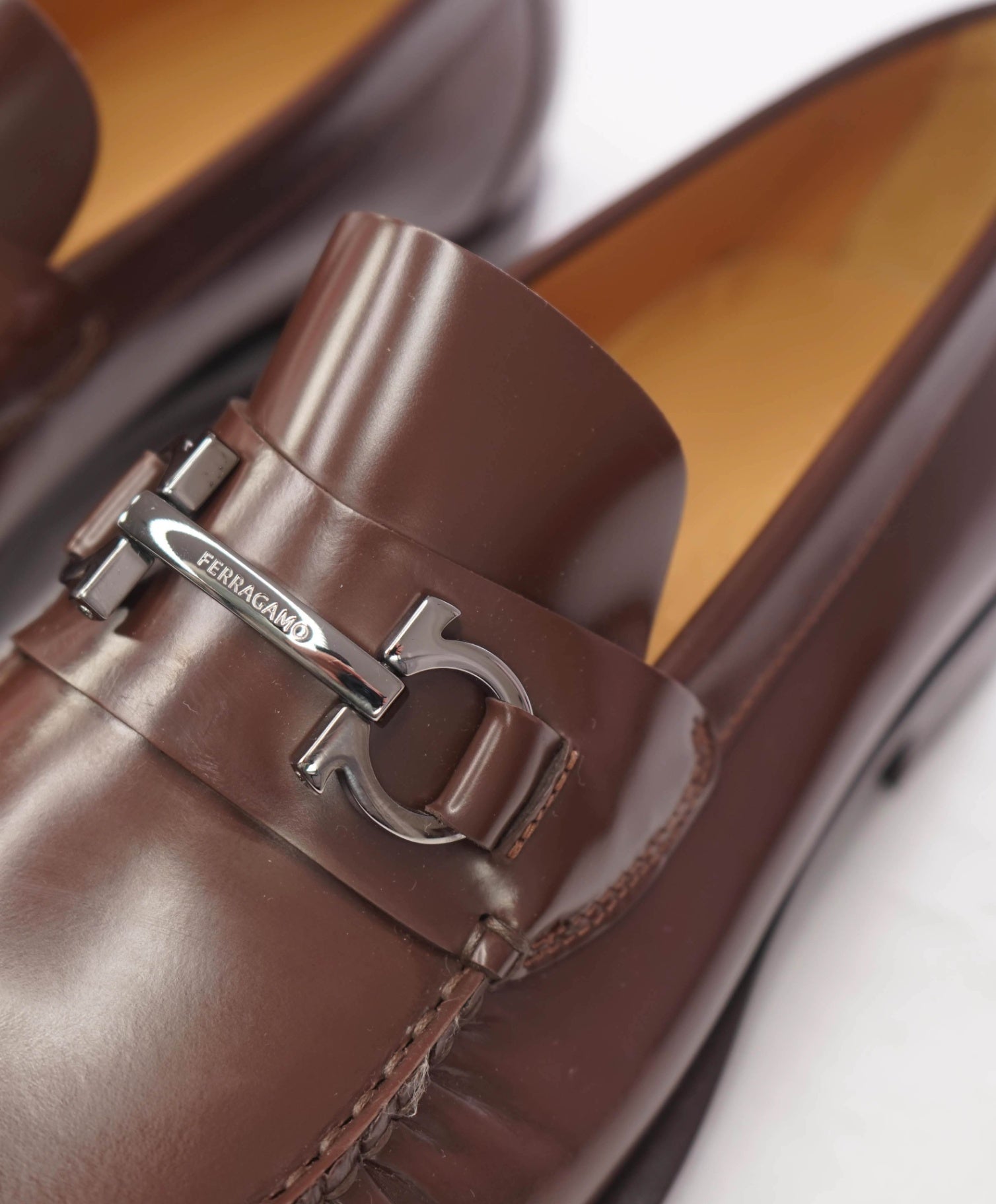 $950 FERRAGAMO - Brown Leather "FORT" Loafers - 10 E