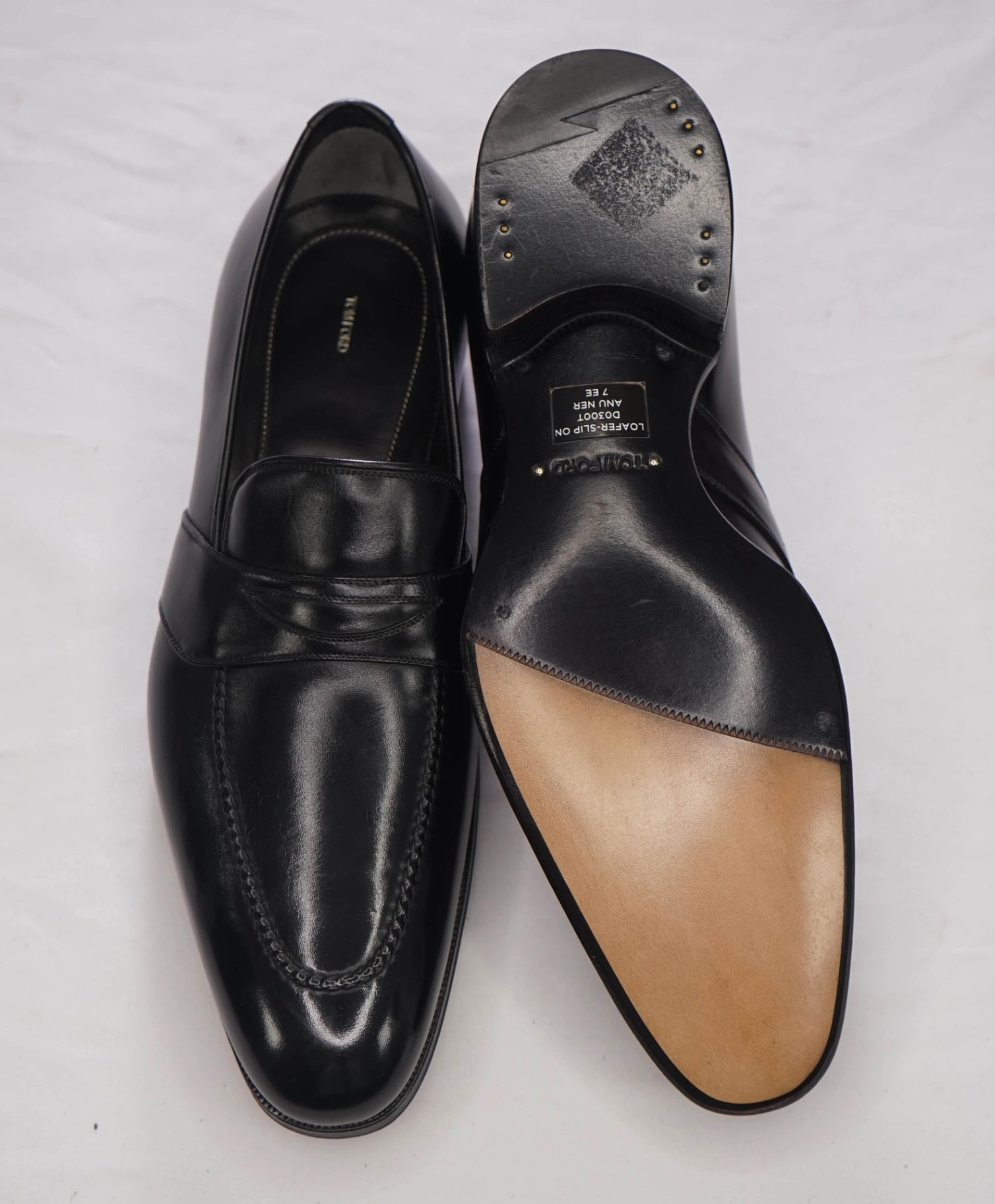 $1,790 TOM FORD - Black Leather Loafers - US 7.5 EE (7TF)