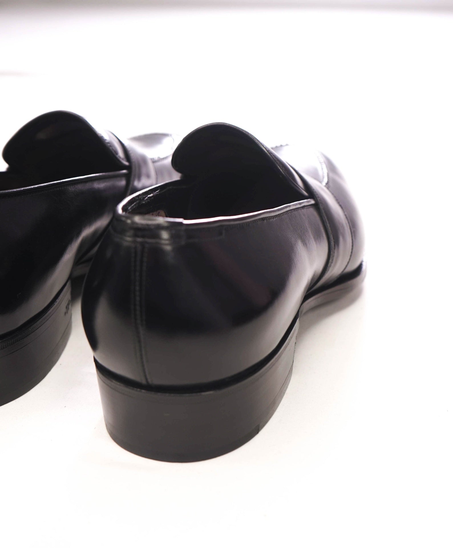 $1,790 TOM FORD - Black Leather Loafers - US 7.5 EE (7TF)