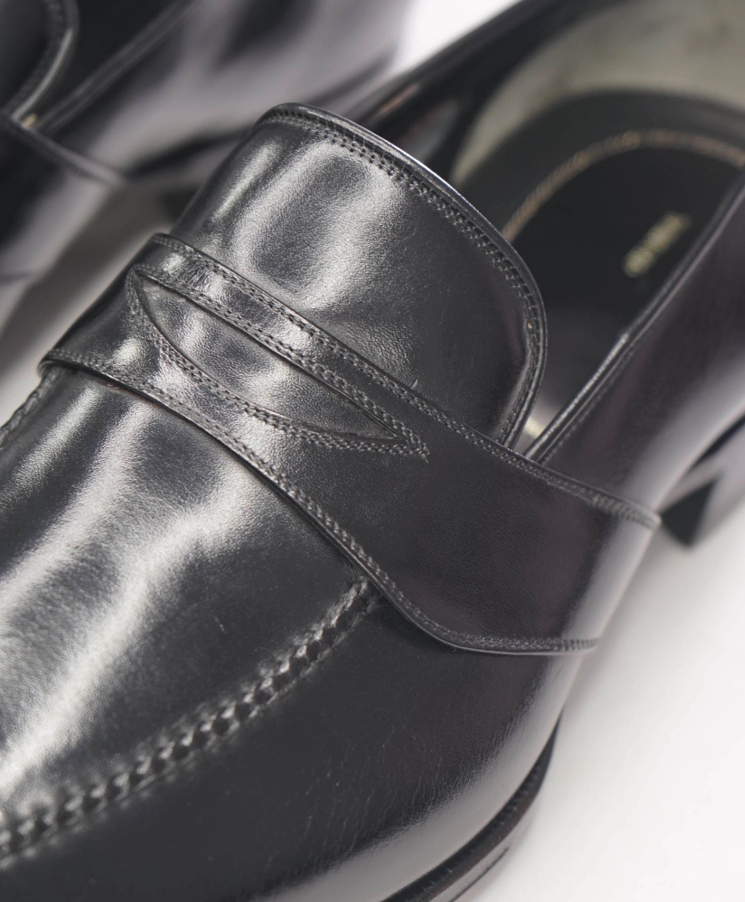 $1,790 TOM FORD - Black Leather Penny Loafers - US 8 EE (7.5TF)