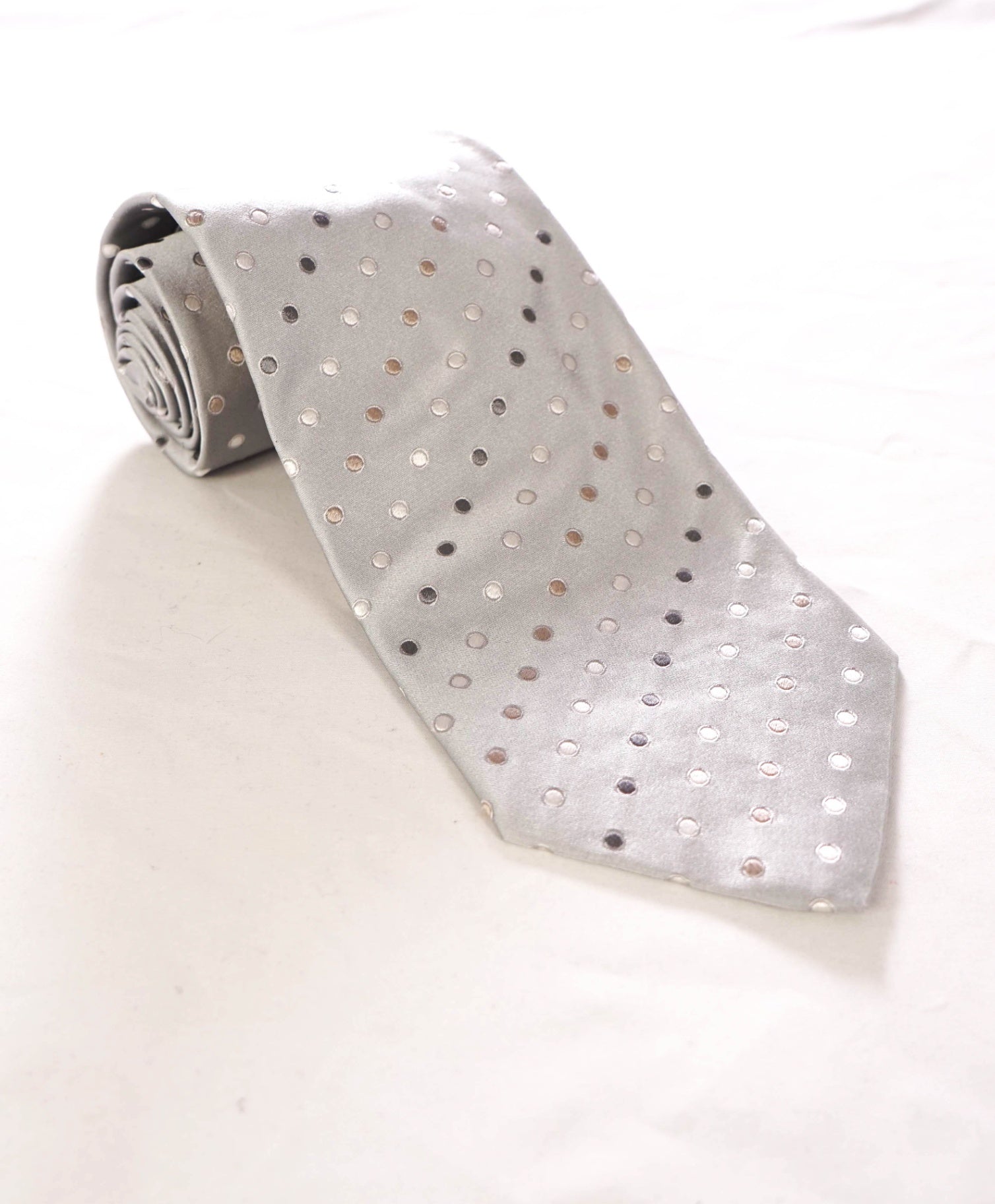 $245 GIORGIO ARMANI - Light Gray Polka-Dot Silk 3.75" - Tie