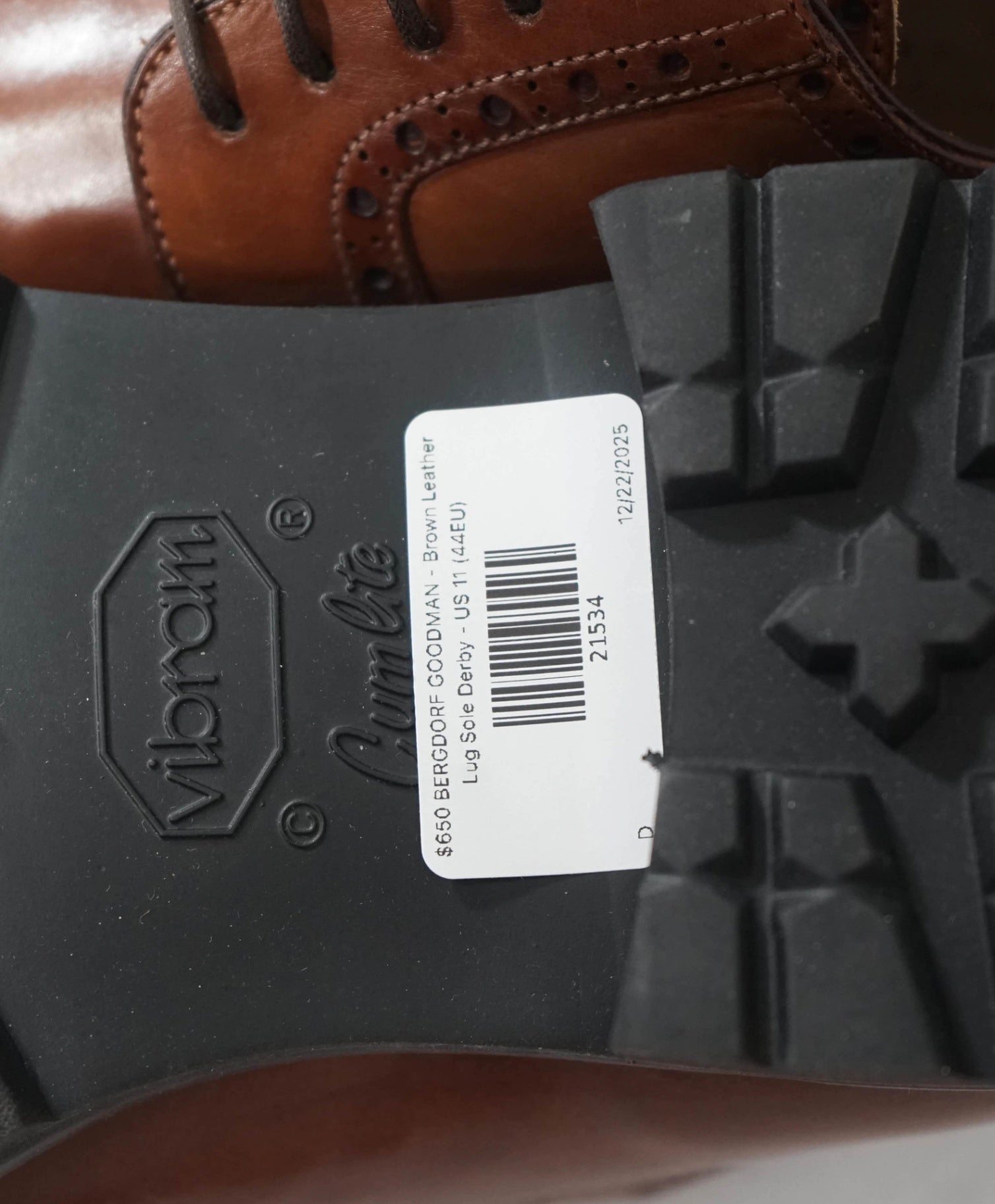 $650 BERGDORF GOODMAN - Brown Leather Lug Sole Derby - US 11 (44EU)