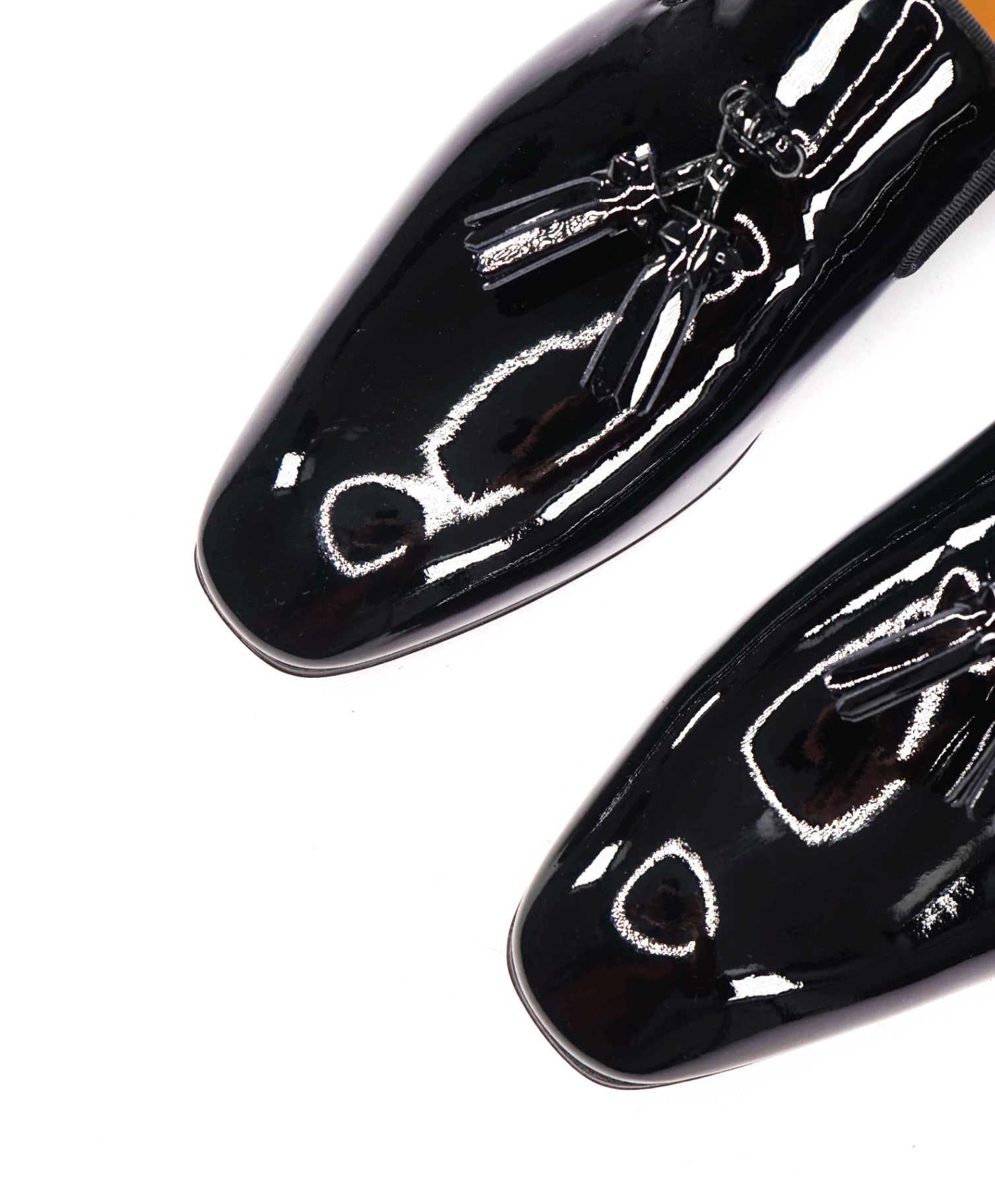 $1,050 CHRISTIAN LOUBOUTIN - *Dandelion* Patent Leather Spike Tassel Loafers - US 9 (42EU)