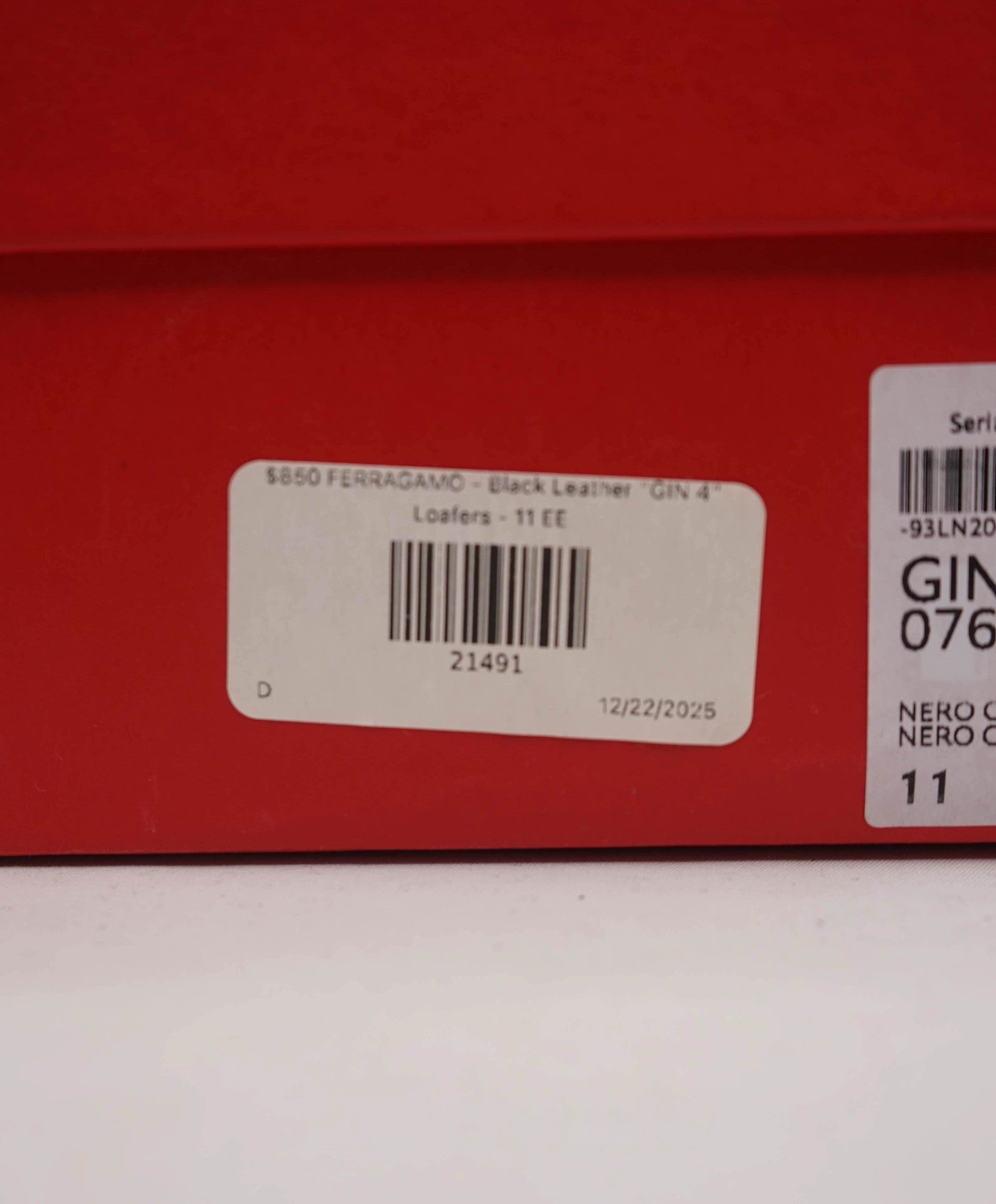 $850 FERRAGAMO - Black Leather "GIN 4" Loafers - 11 EE