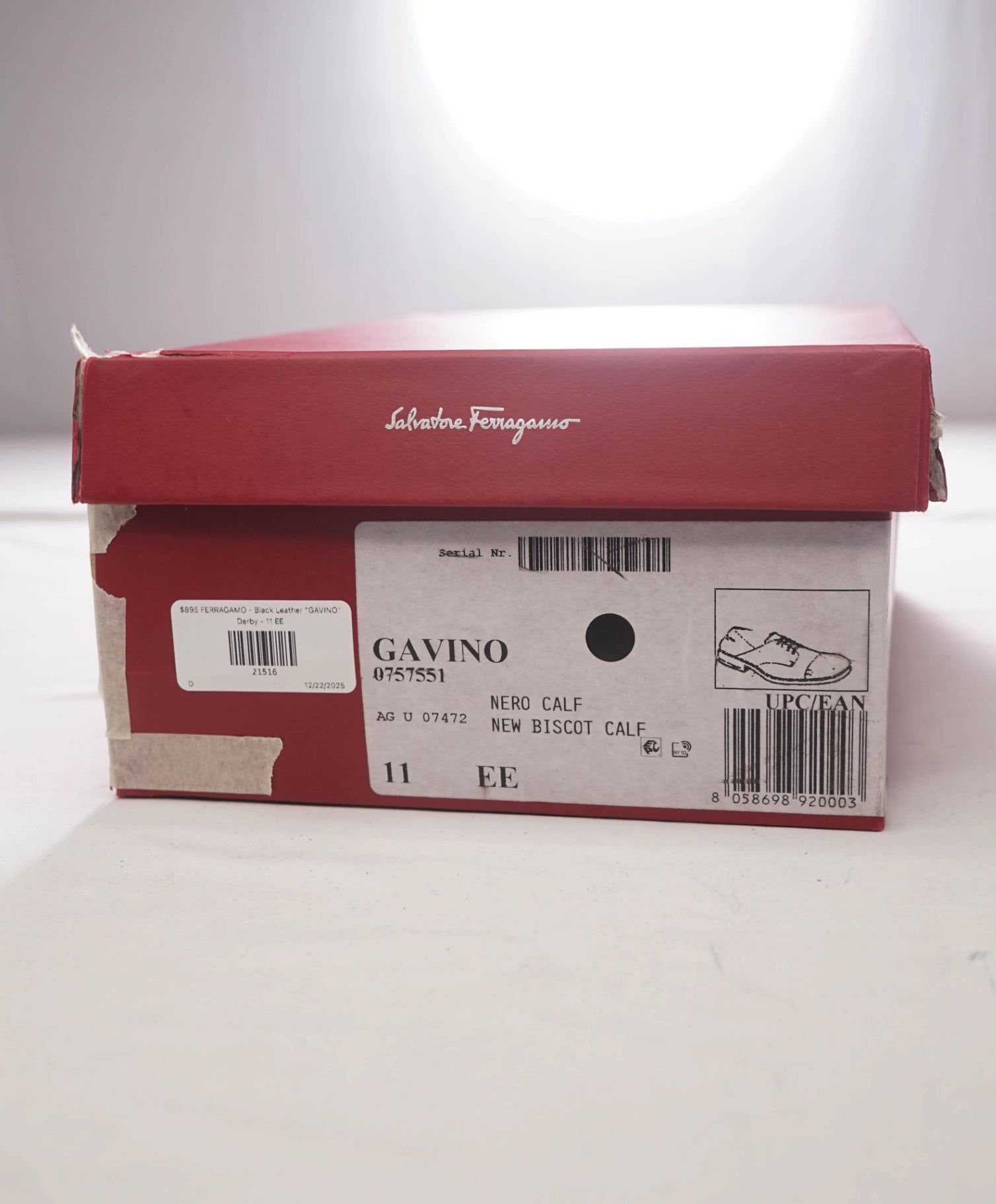 $895 FERRAGAMO - Black Leather "GAVINO" Logo Derby - 11 EE