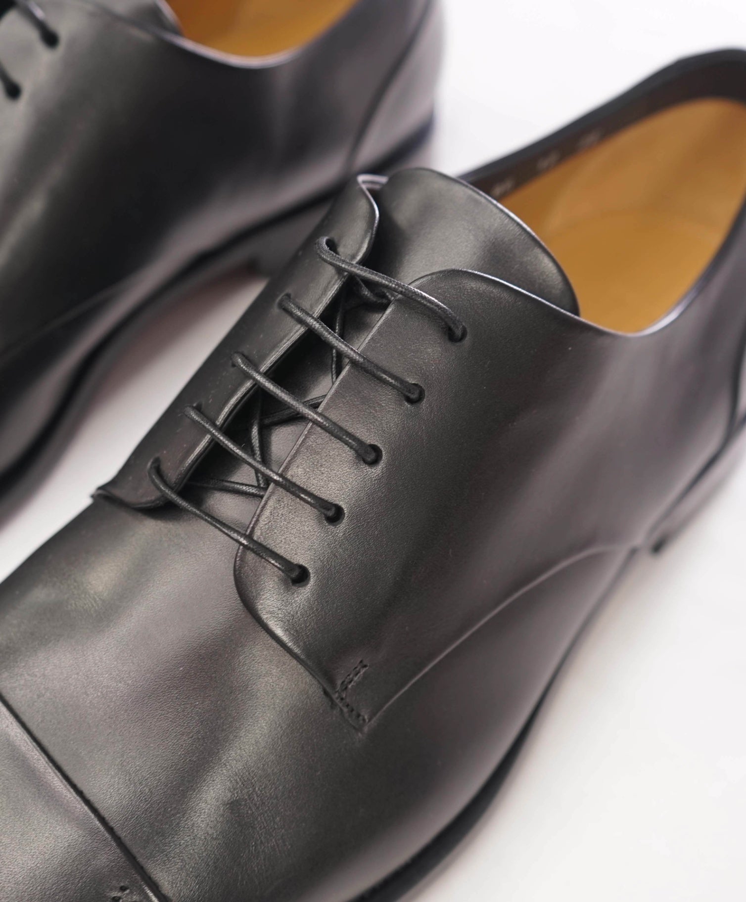 $895 FERRAGAMO - Black Leather "GAVINO" Logo Derby - 12 EE