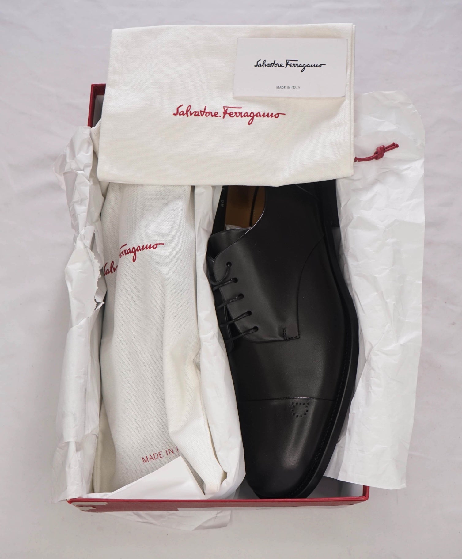 $895 FERRAGAMO - Black Leather "GAVINO" Logo Derby - 11 EE