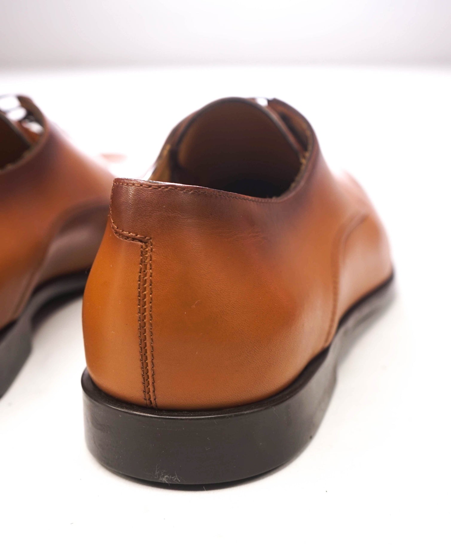 $880 FERRAGAMO - "FOSCO" Brown Patina Leather Derby - 9 D