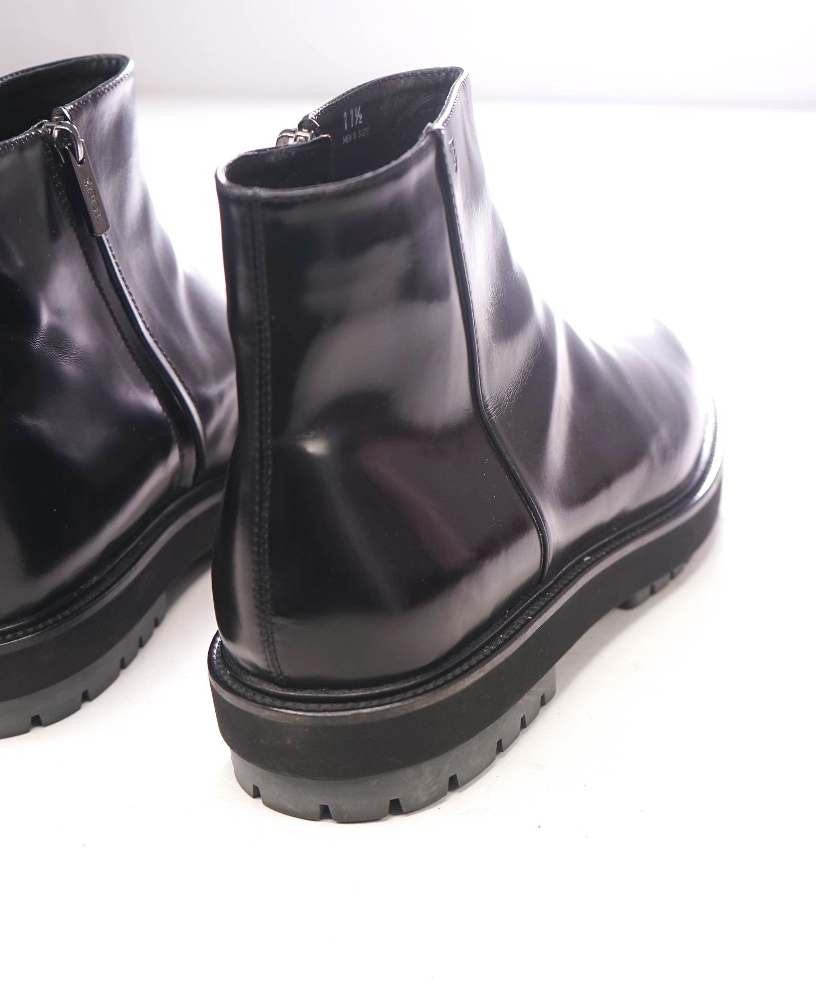 $1,195 TOD'S - Black Leather Lug Sole Boots - US 12.5 (11.5UK)