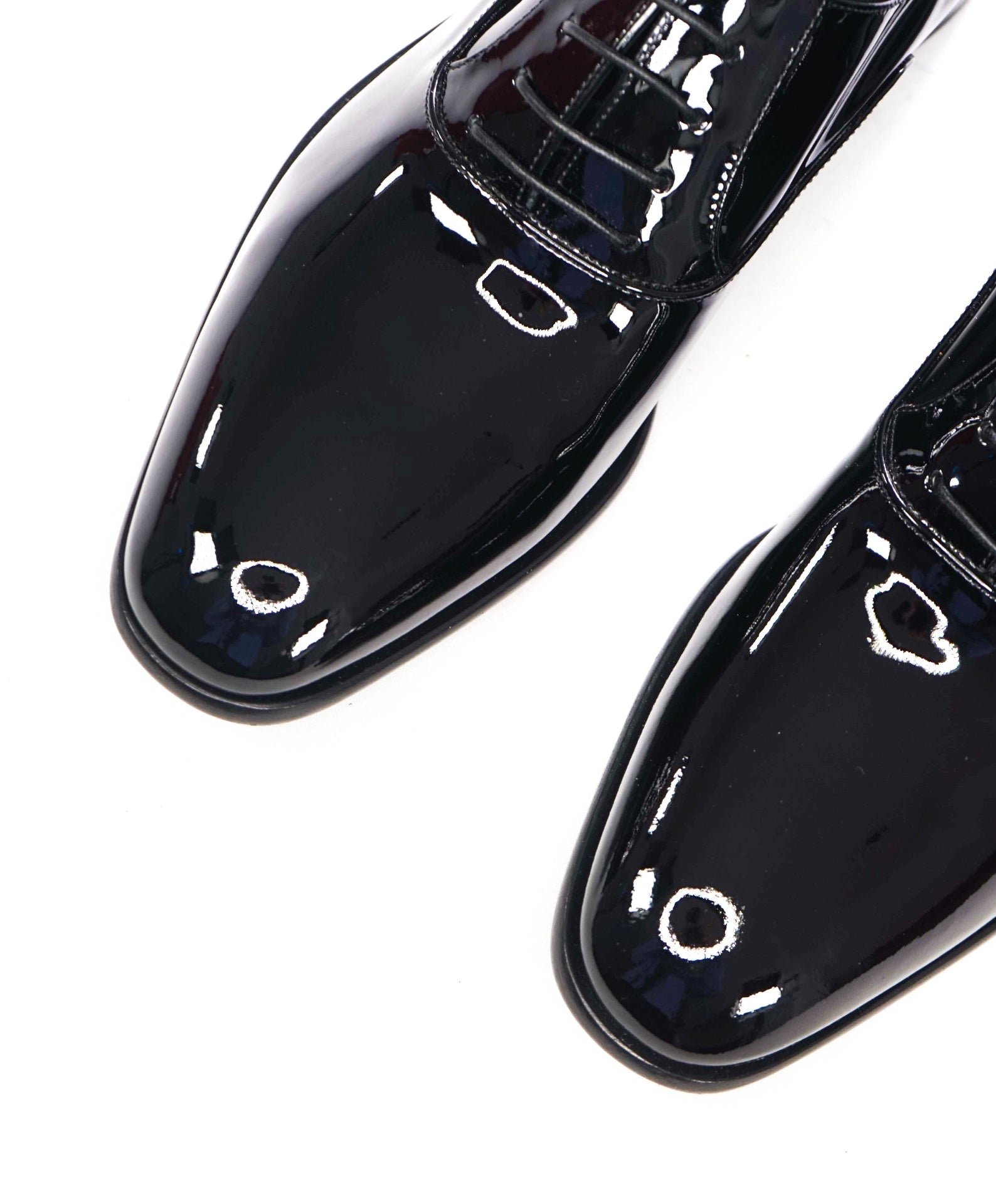 $950 FERRAGAMO - "AIDEN" Black Patent Leather Oxfords - 7.5 EE