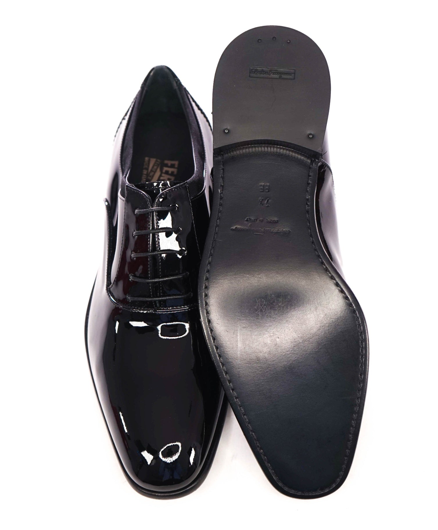 $950 FERRAGAMO - "AIDEN" Black Patent Leather Oxfords - 7.5 EE