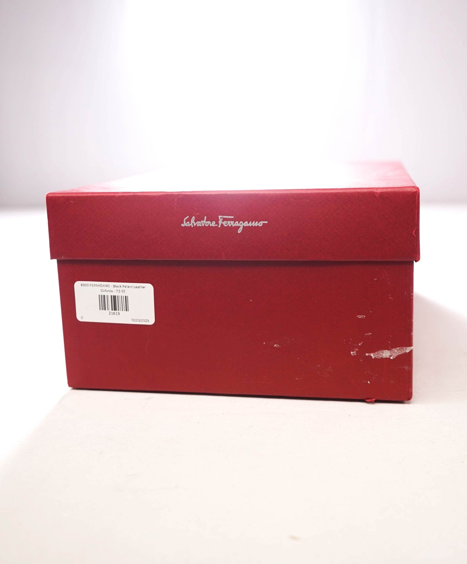 $950 FERRAGAMO - "AIDEN" Black Patent Leather Oxfords - 7.5 EE
