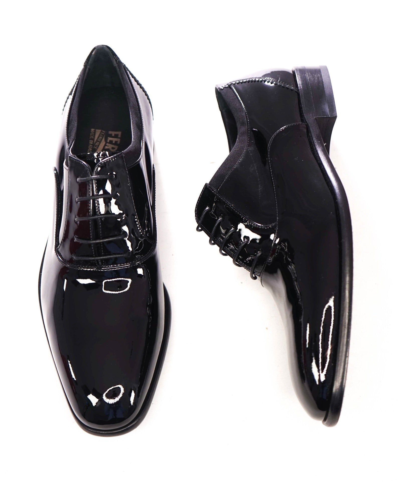 $950 FERRAGAMO - "AIDEN" Black Patent Leather Oxfords - 7.5 EE