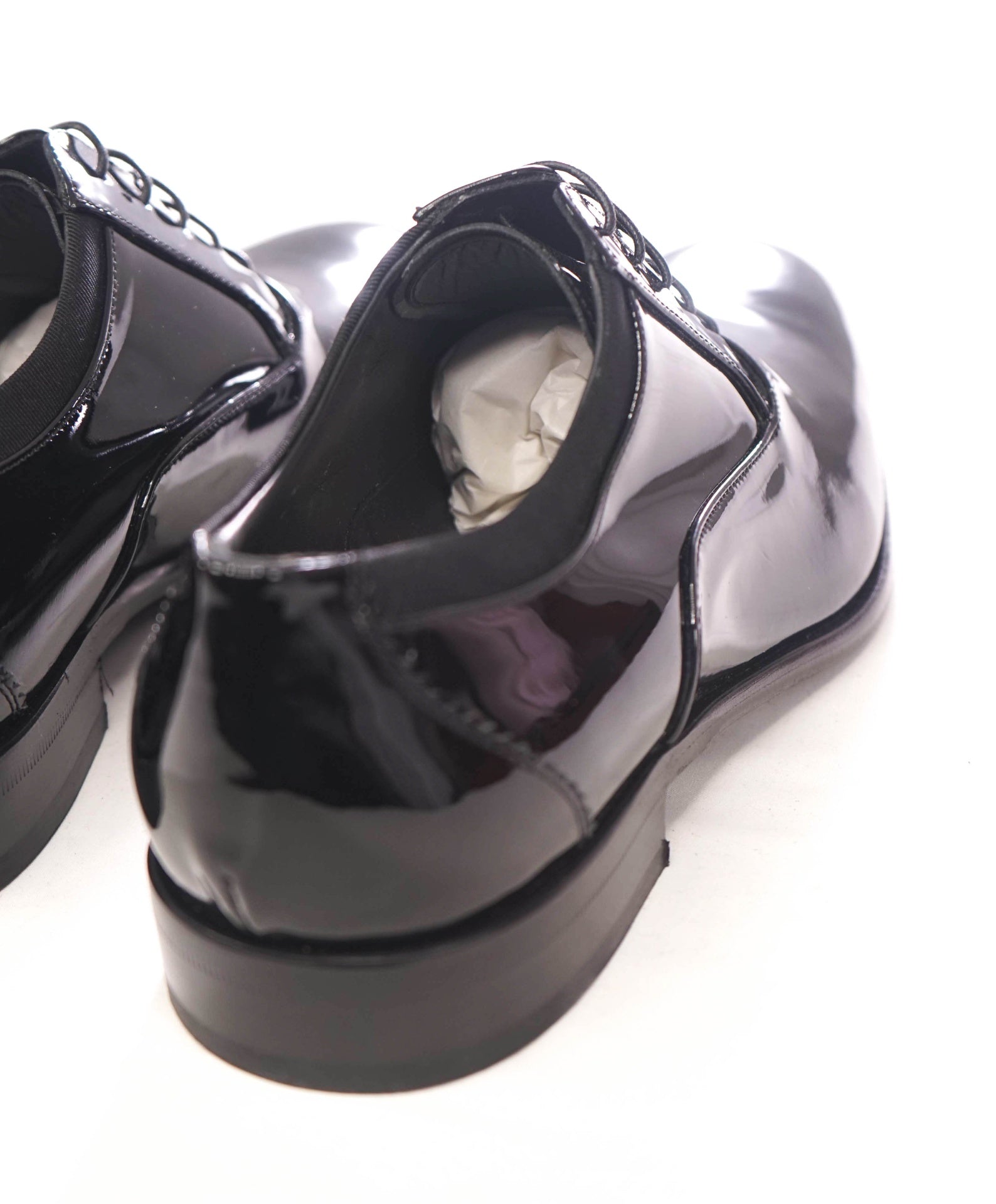 $950 FERRAGAMO - "AIDEN" Black Patent Leather Oxfords - 7.5 EE