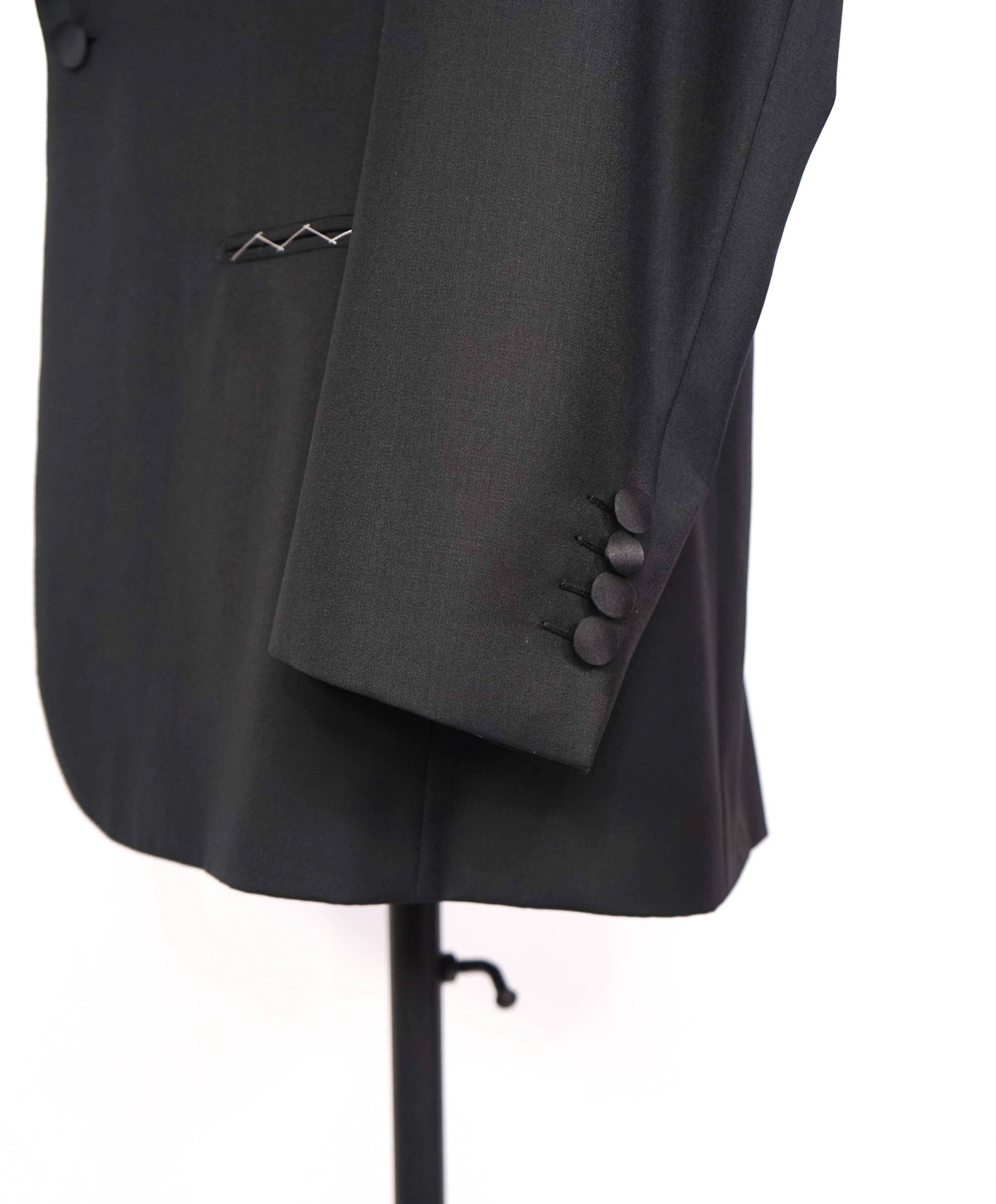 $6,270 BRIONI - Black Wool "SPARTACO" Peak Lapel Tuxedo - 42S US