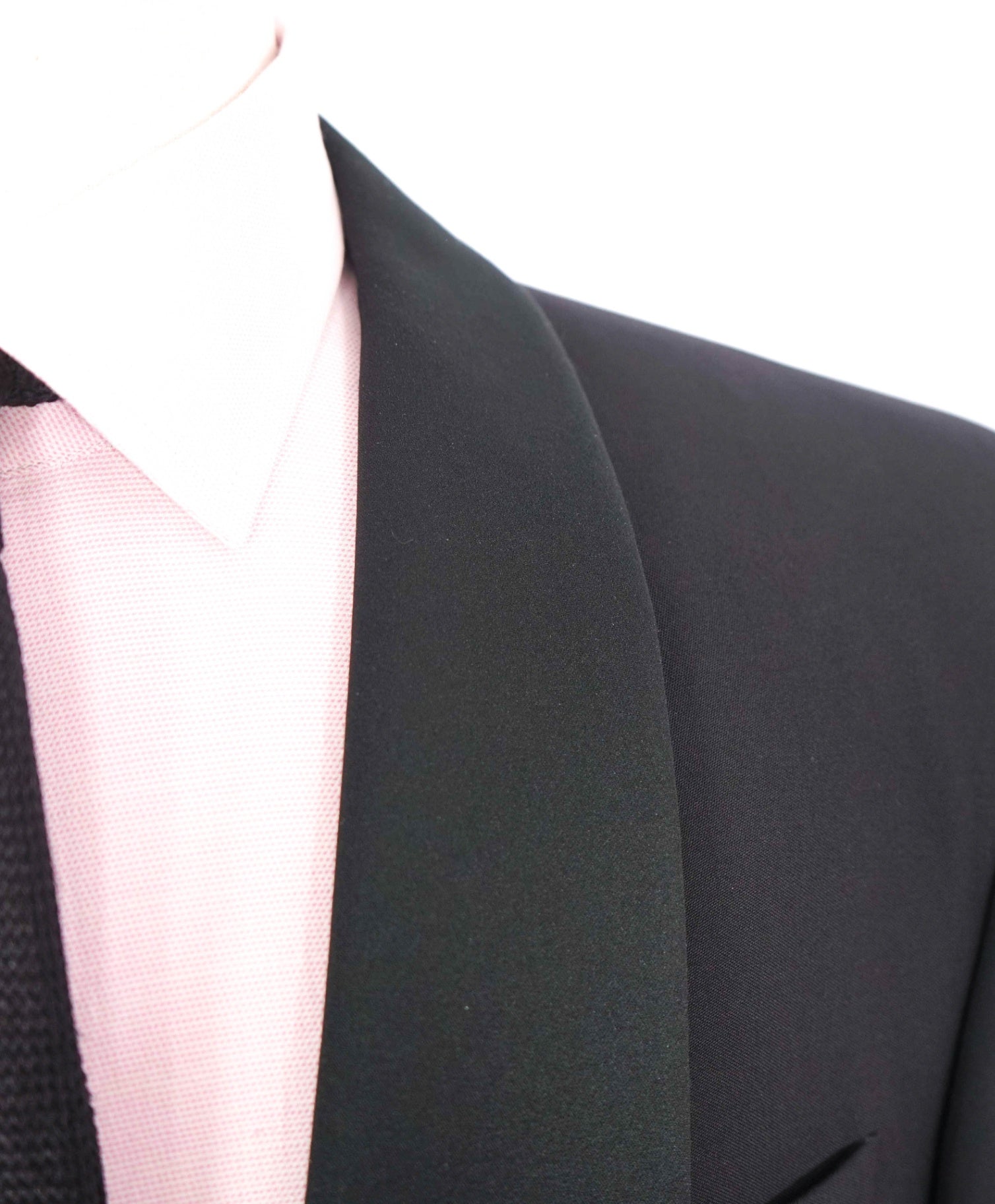 $5,995 RALPH LAUREN PURPLE LABEL - Black Shawl Collar Tuxedo - 42L