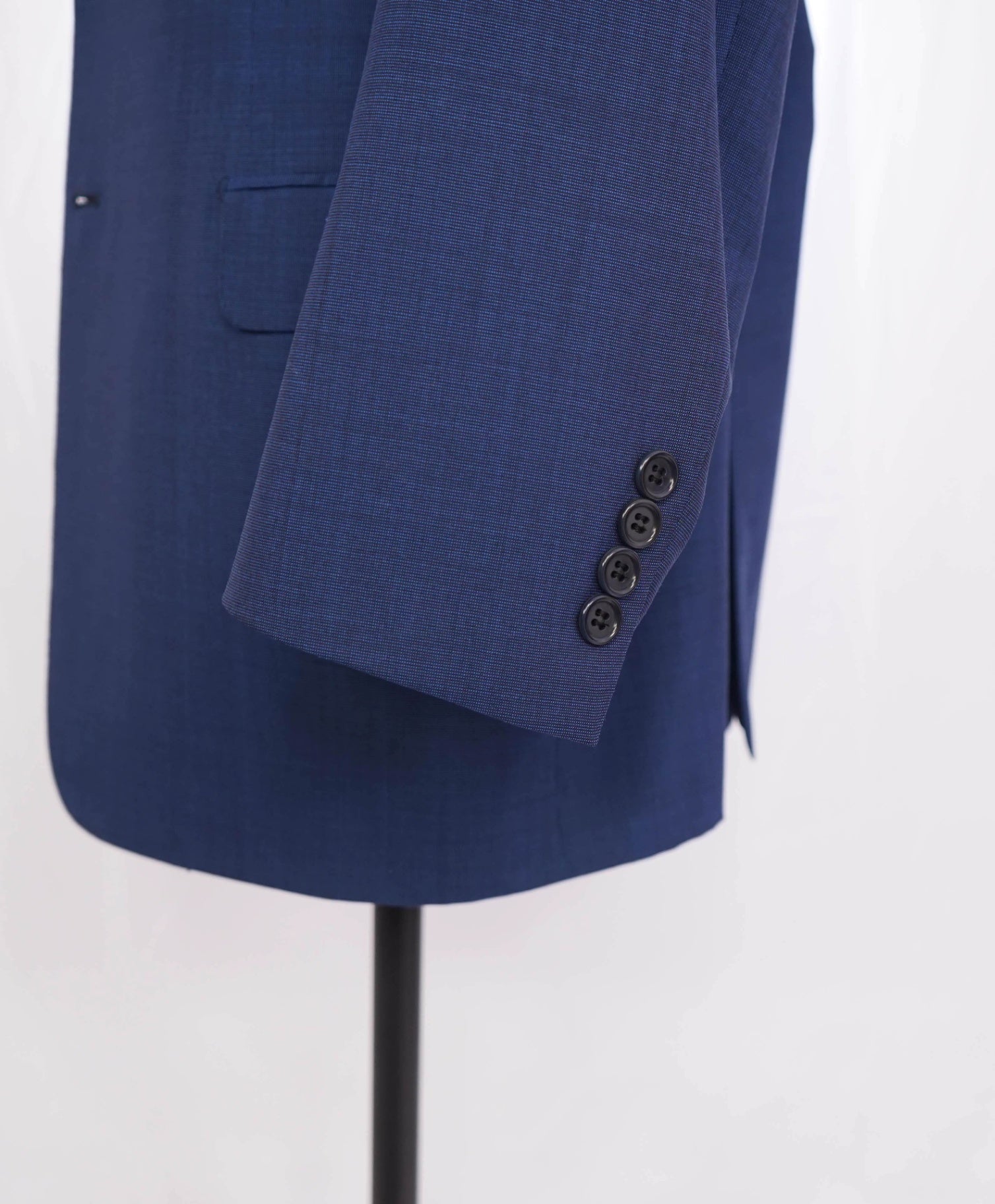 $5,950 BRIONI - Blue Textured Wool 2-Btn Suit - 48L US