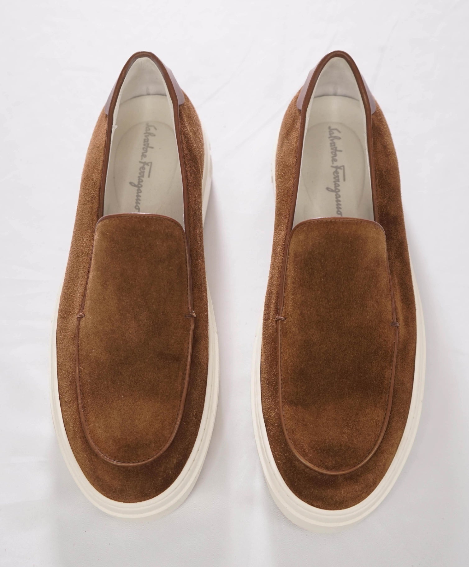 $750 FERRAGAMO - Brown Logo Heel Suede Boat Shoe Loafers - 7.5 M