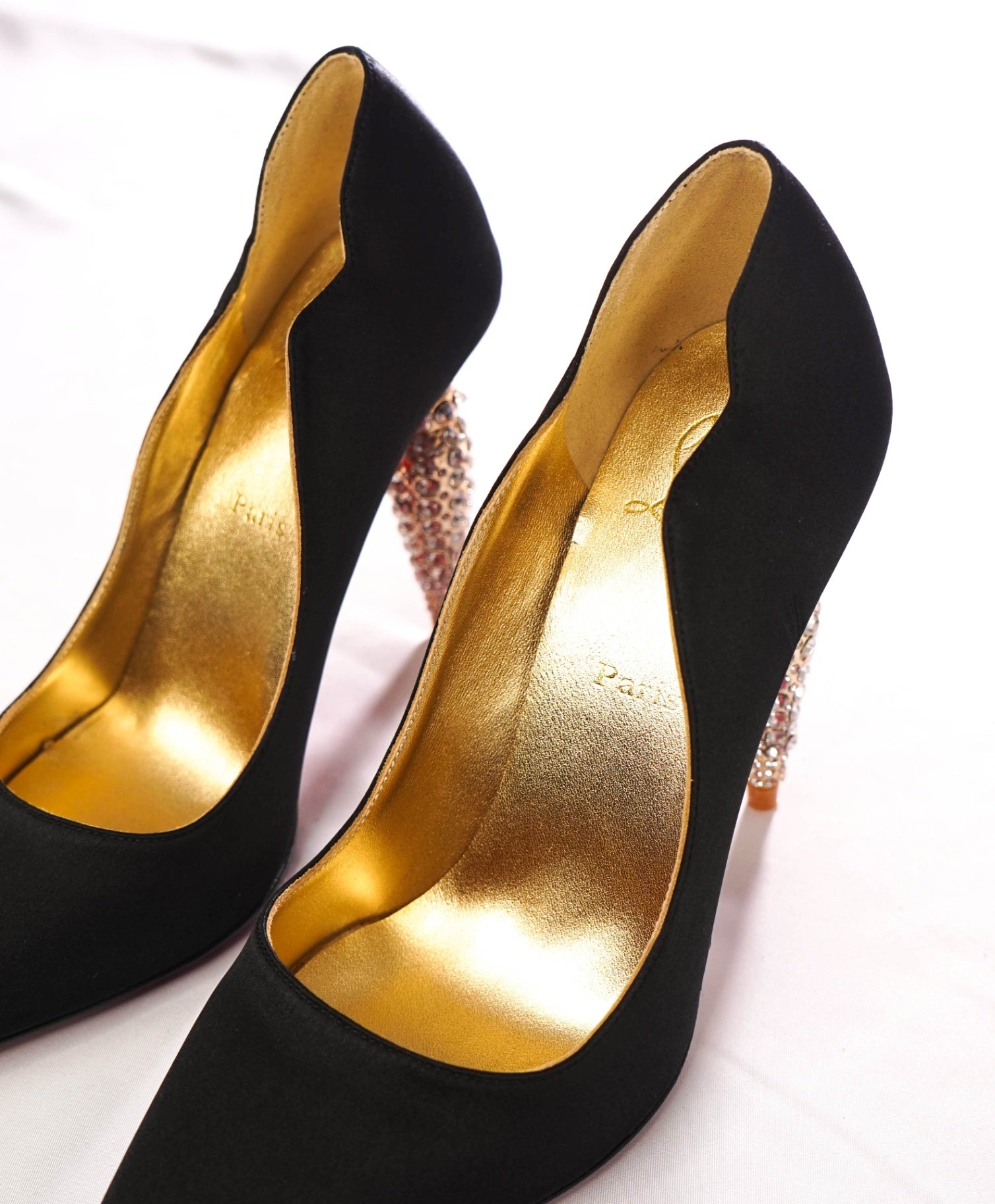 $1,495 CHRISTIAN LOUBOUTIN - Black Satin Crystal Embellished 100mm *HOT CHICK* Pumps - US 7 (37EU)