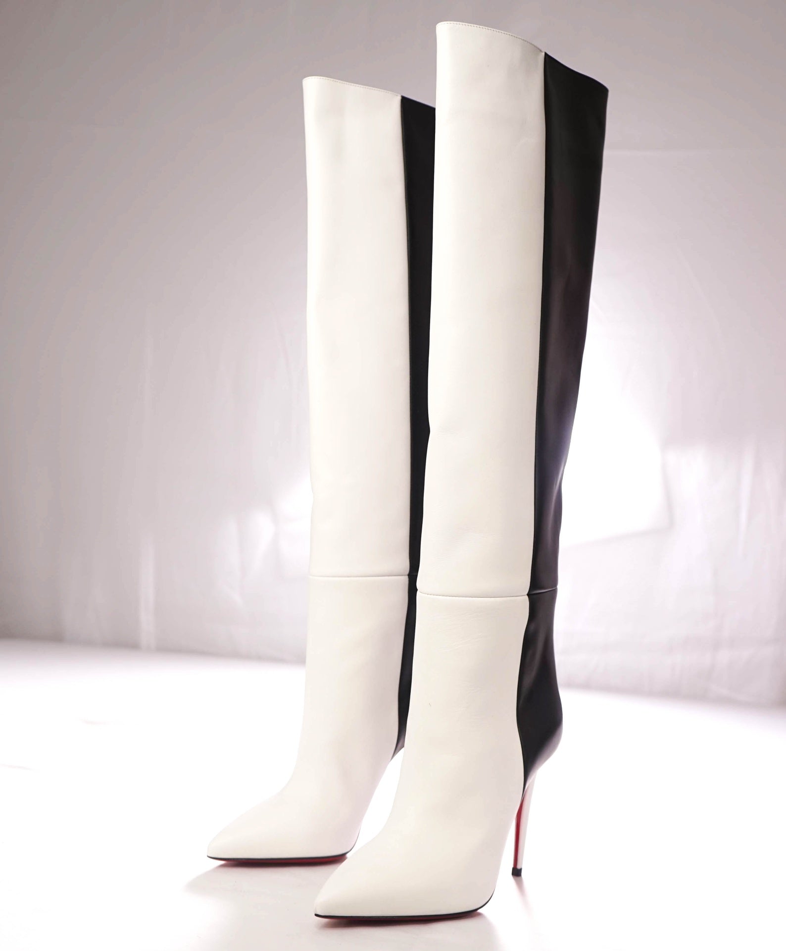 $1,995 CHRISTIAN LOUBOUTIN - Two-Tone Black/White Leather "ASTRILARGE" 100mm Knee High Boots - US 7.5 (37.5EU)
