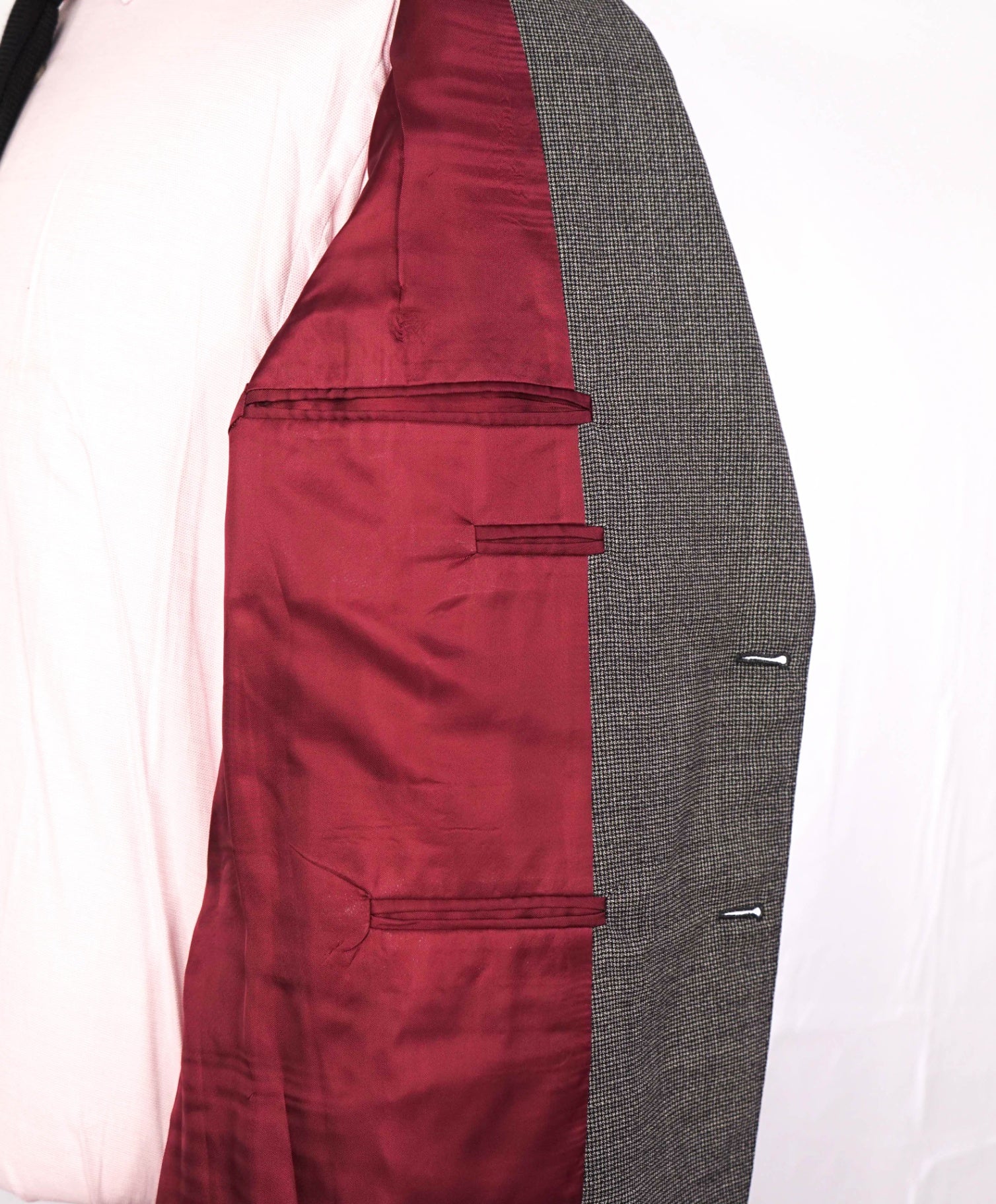 $2,695 Paul Stuart - "STAURTS CHOICE" Gray Puppytooth Wool Suit - 42R