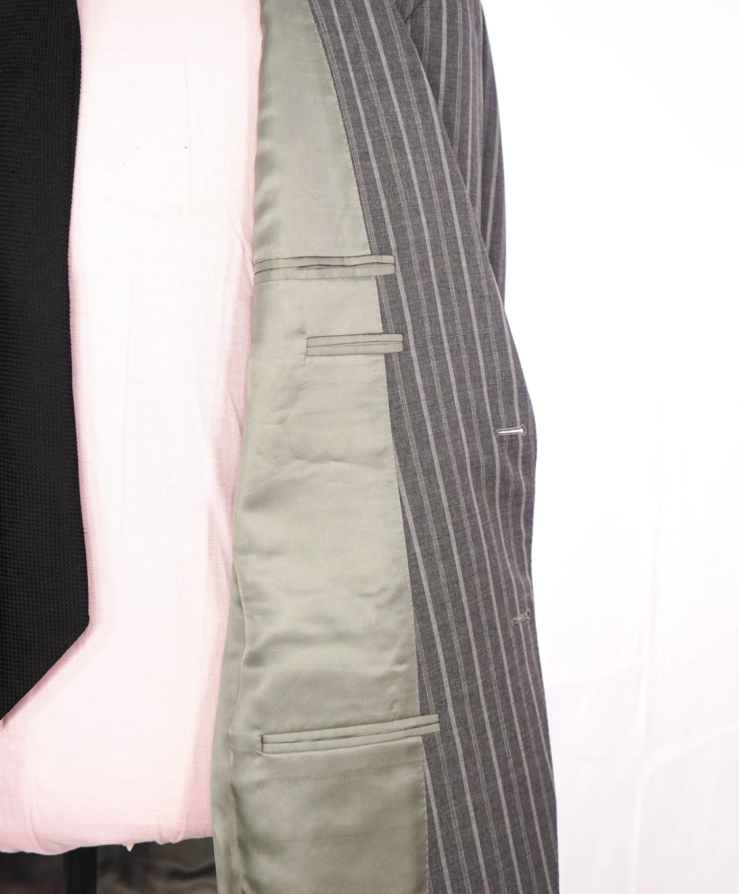 $2,395 CANALI - Gray Chalk Stripe Wool Peak Lapel Suit - 46R