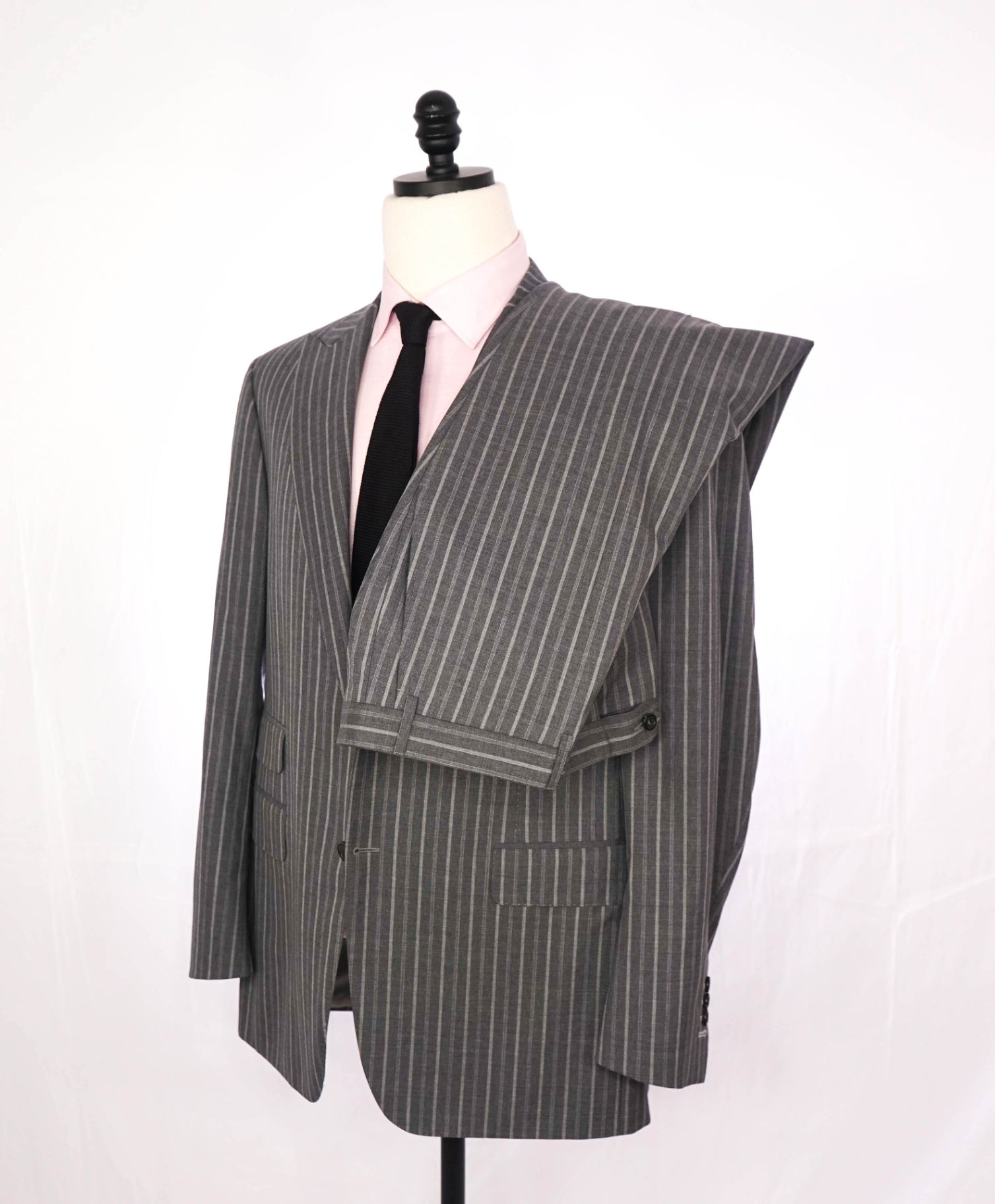 $2,395 CANALI - Gray Chalk Stripe Wool Peak Lapel Suit - 46R