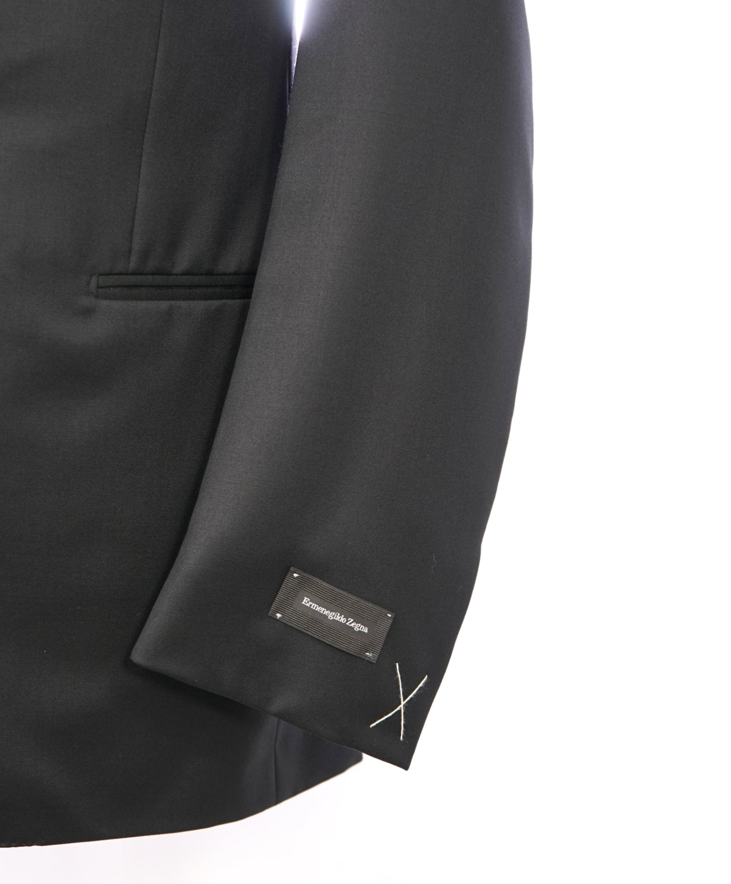 $3,995 ZEGNA - "MICROSPHERE" Solid Black Wool Peak Lapel Tuxedo - 44R