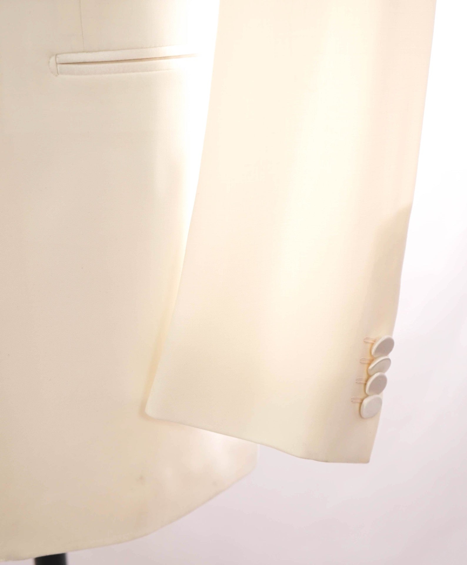 $3,990 ZEGNA - Ivory "SARTORIAL" Wool Peak Lapel Dinner Jacket - 48L