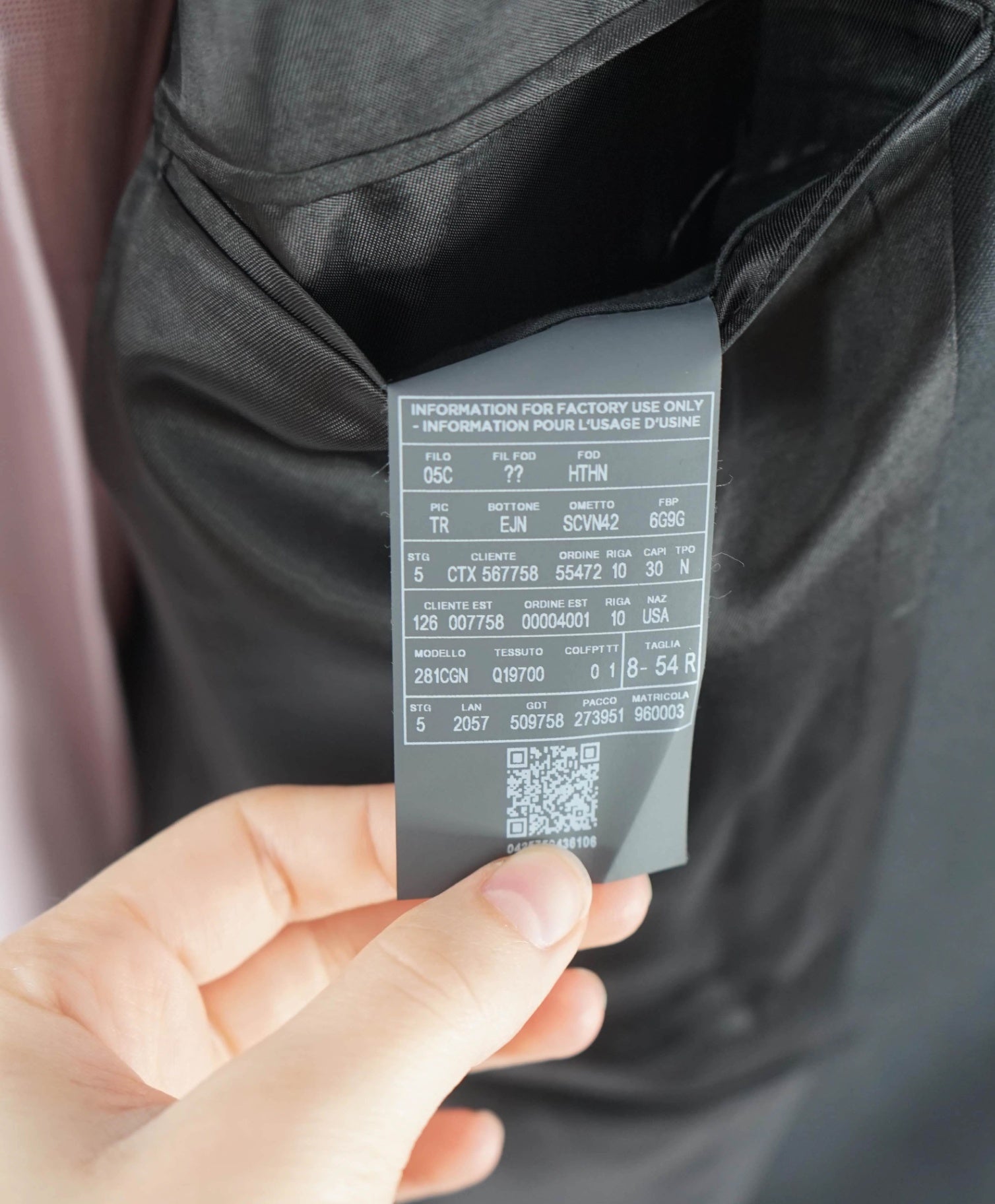 $3,750 ZEGNA - Solid Black Notch Lapel 2-Btn Wool Suit - 44R