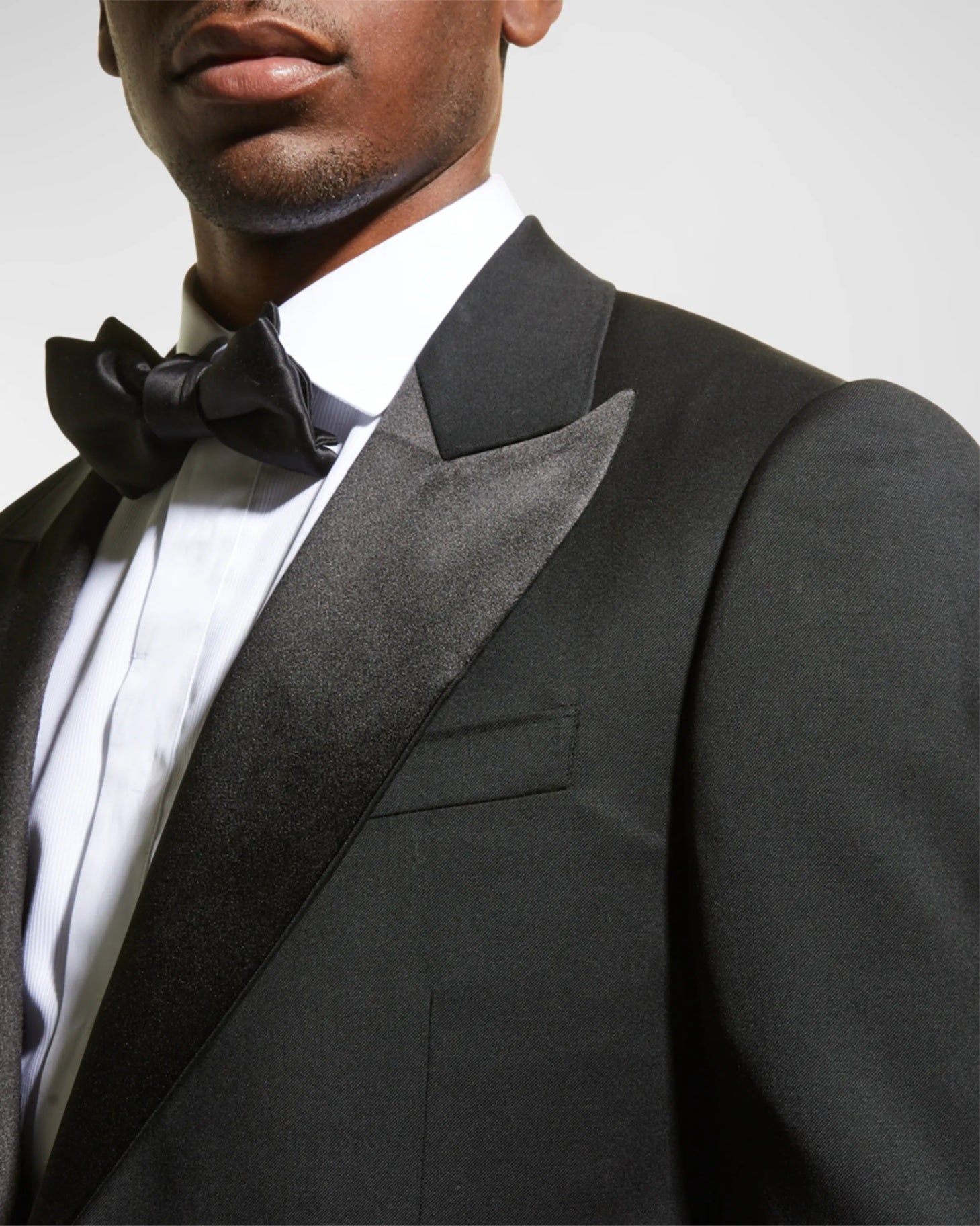 $1,570 Z ZEGNA - Solid Black Wool Peak Lapel Tuxedo - 48L