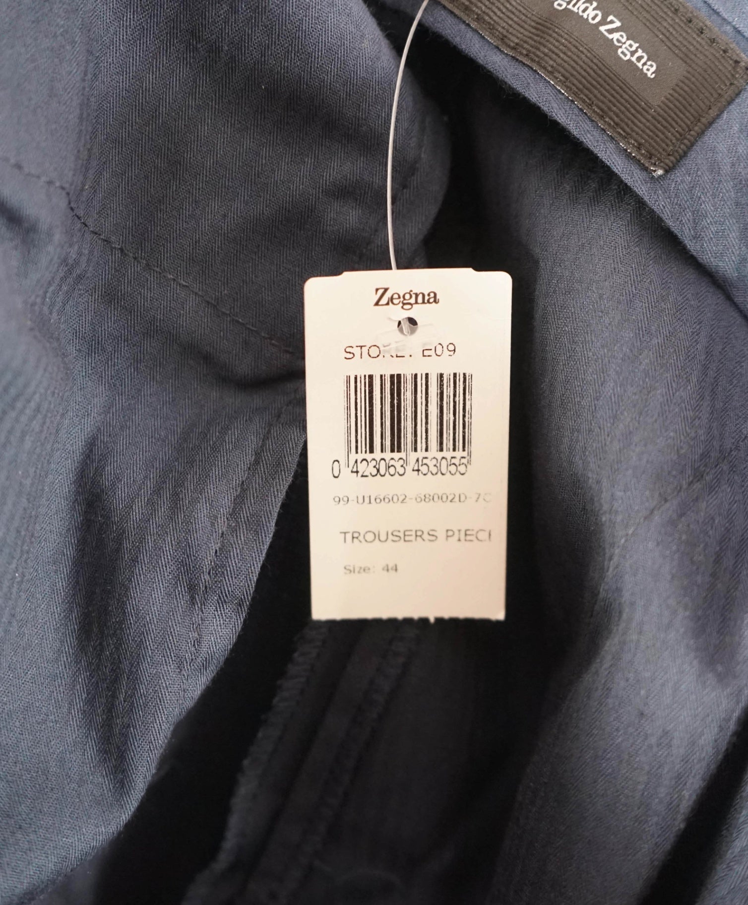 $3,990 ZEGNA - Medium Pastel Blue Wool/Silk Suit - 34S US