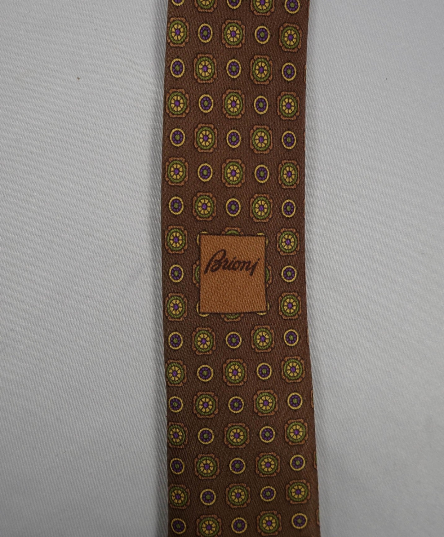 $295 BRIONI - Brown Medallion Silk 3.5" Tie