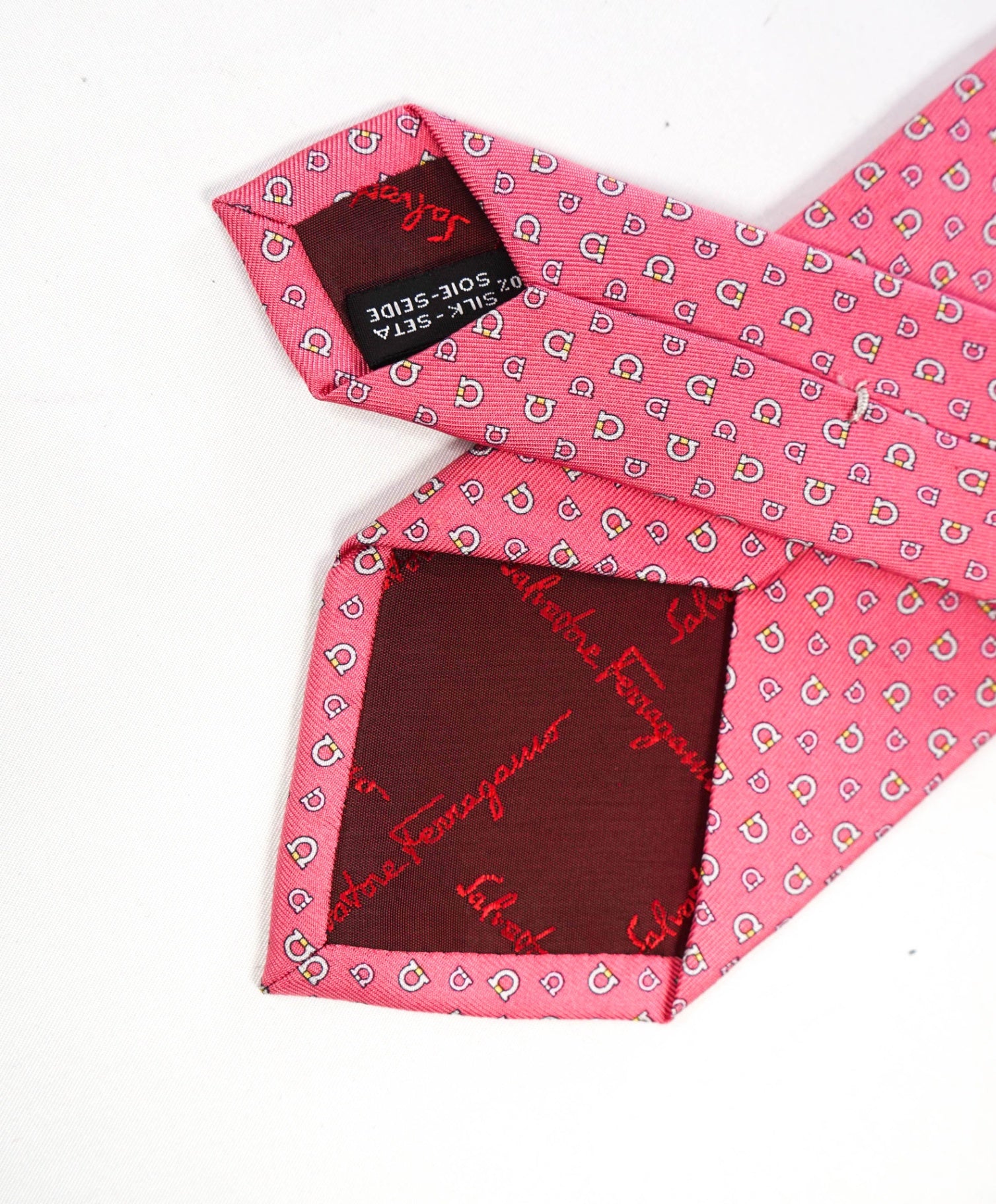 $220 FERRAGAMO - Gancini Logo Pink Silk 3" Tie