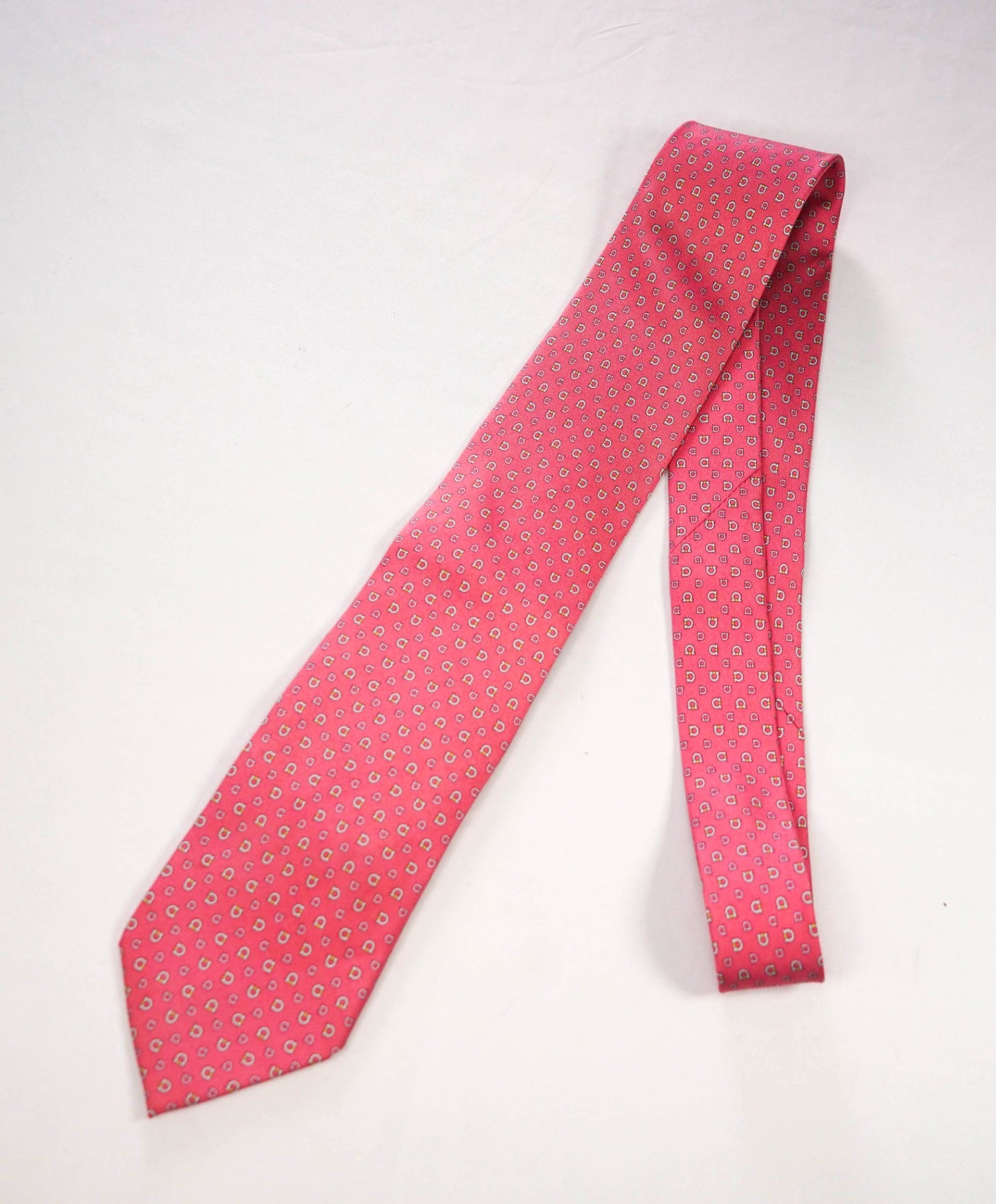 $220 FERRAGAMO - Gancini Logo Pink Silk 3" Tie