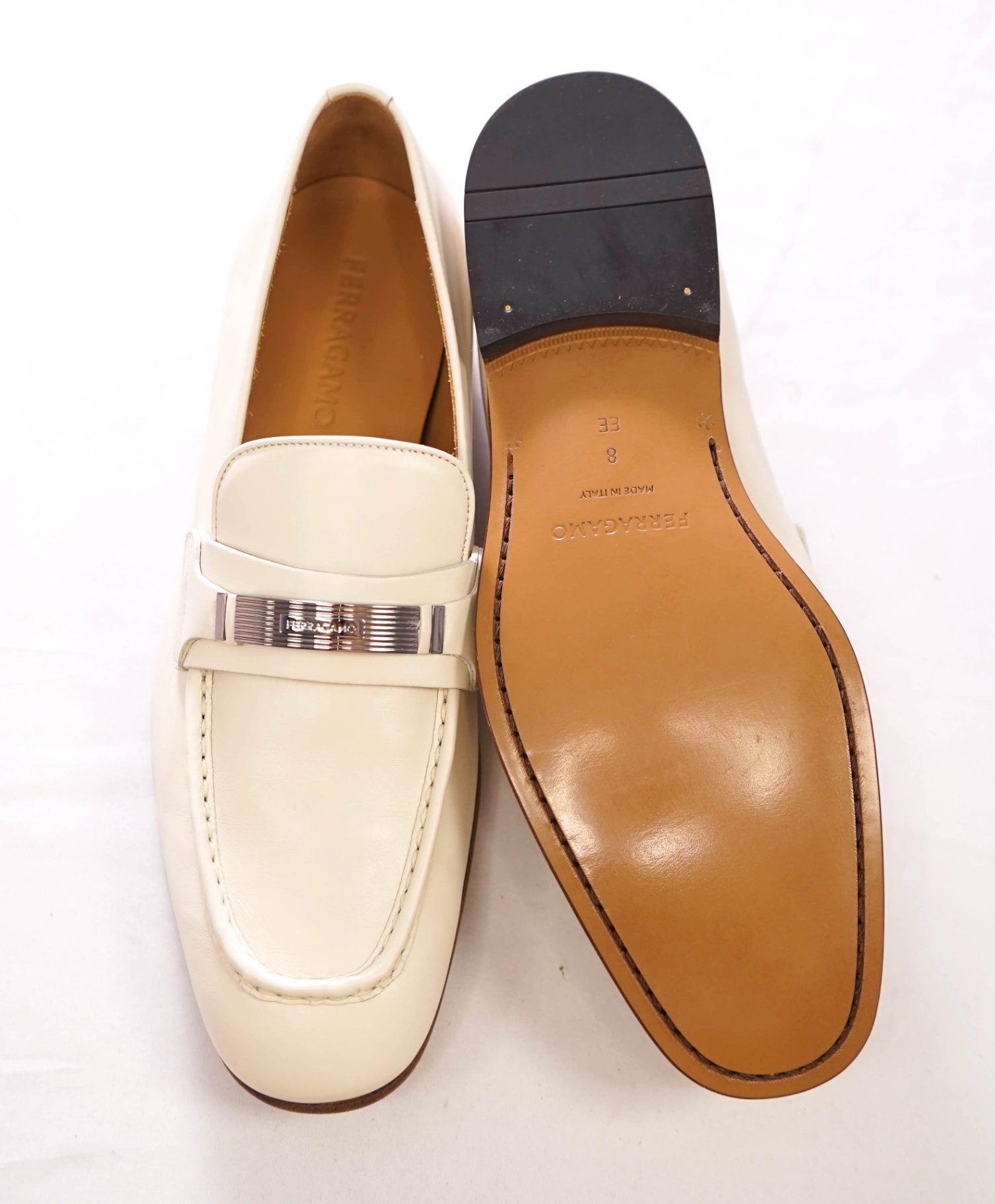 $1,095 Ferragamo - White "DUMAS" Leather Loafers - 8 EE