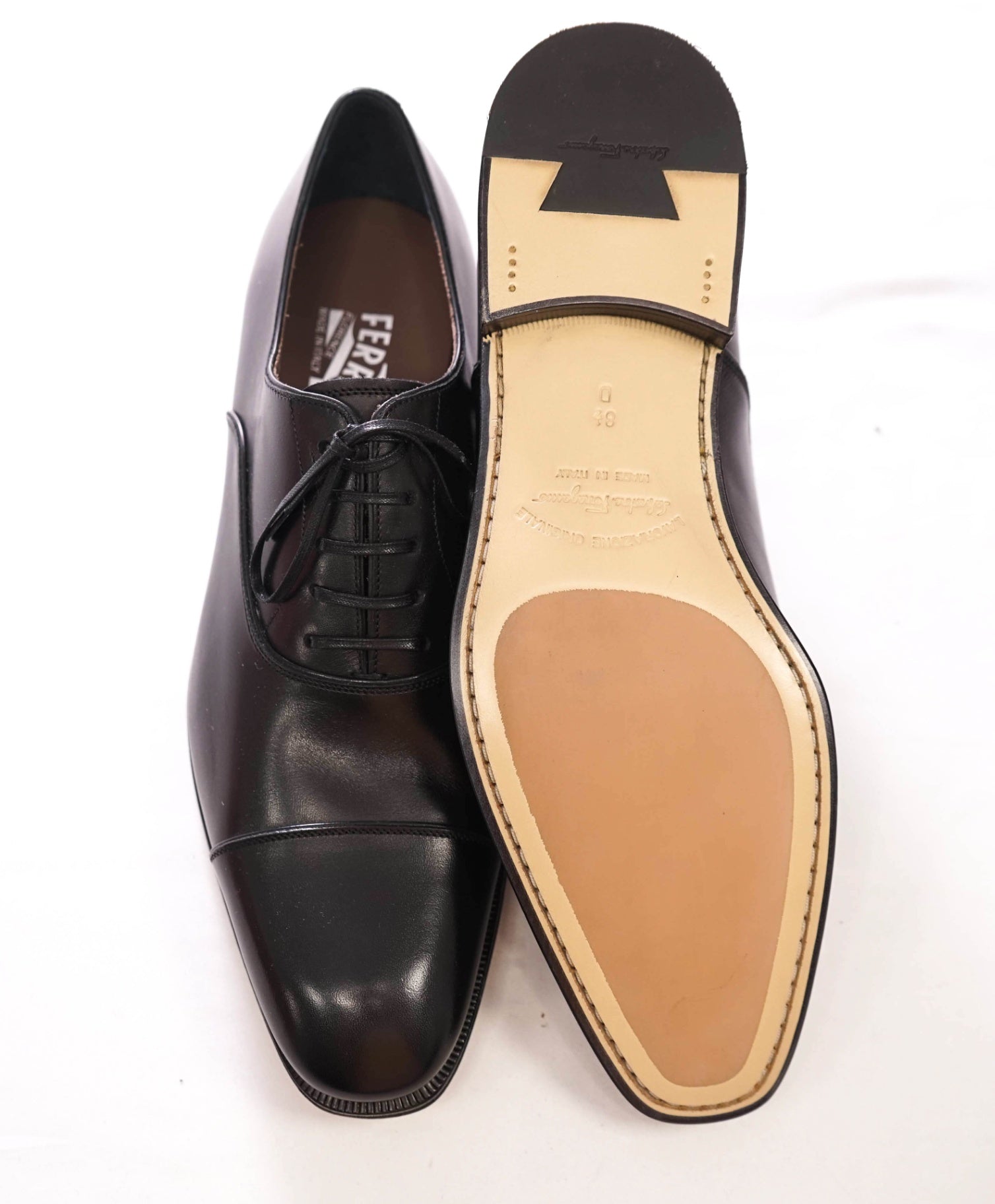 $895 FERRAGAMO - Cap-Toe "LUCE DIVIS" Black Leather Oxford - 8.5 D