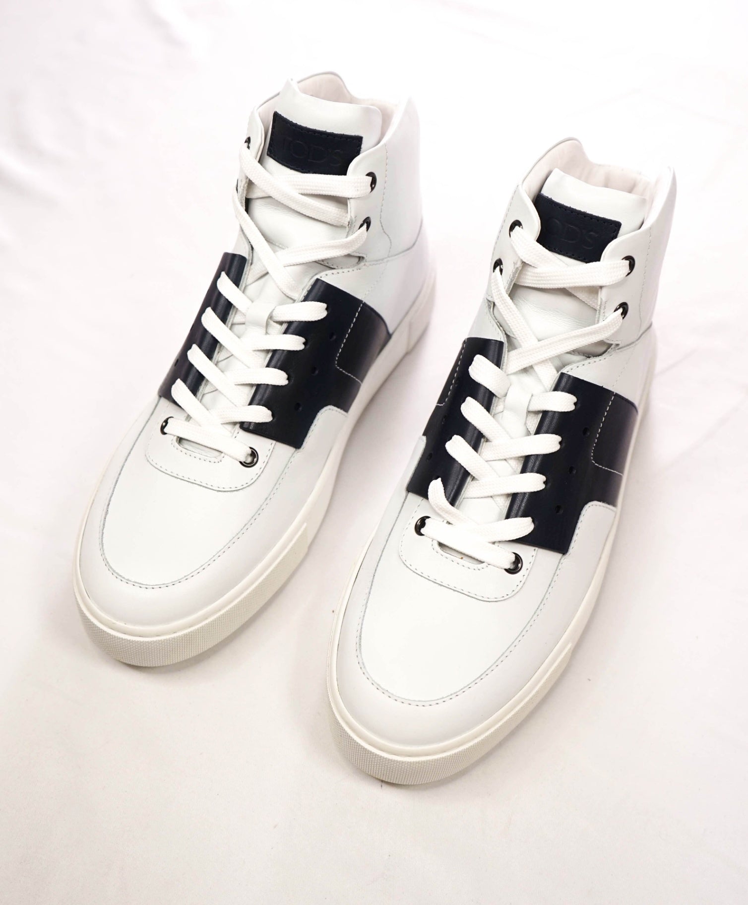 $725 TOD'S - White/Navy Leather High Top Sneakers - US 10 (9UK)