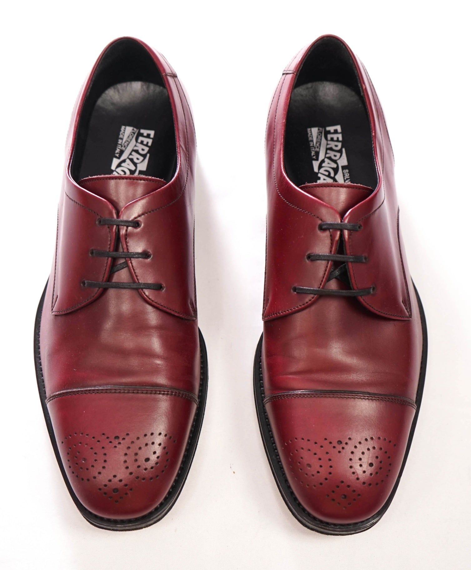 $895 FERRAGAMO - Burgundy Leather Brogue Cap-Toe Oxford - 8 EEE