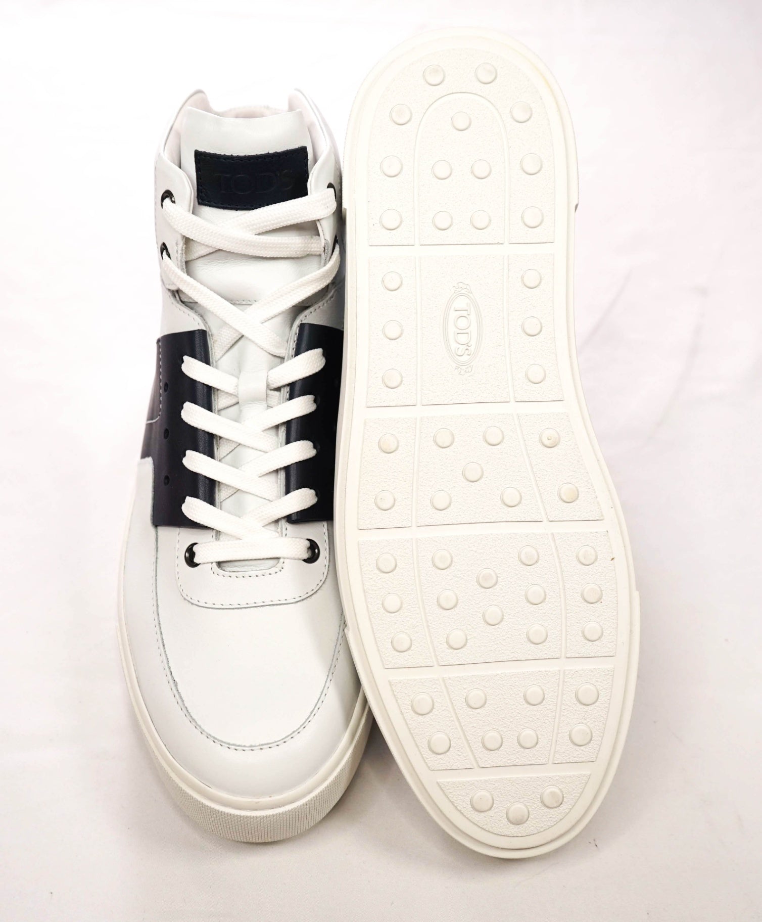 $725 TOD'S - White/Navy Leather High Top Sneakers - US 10 (9UK)