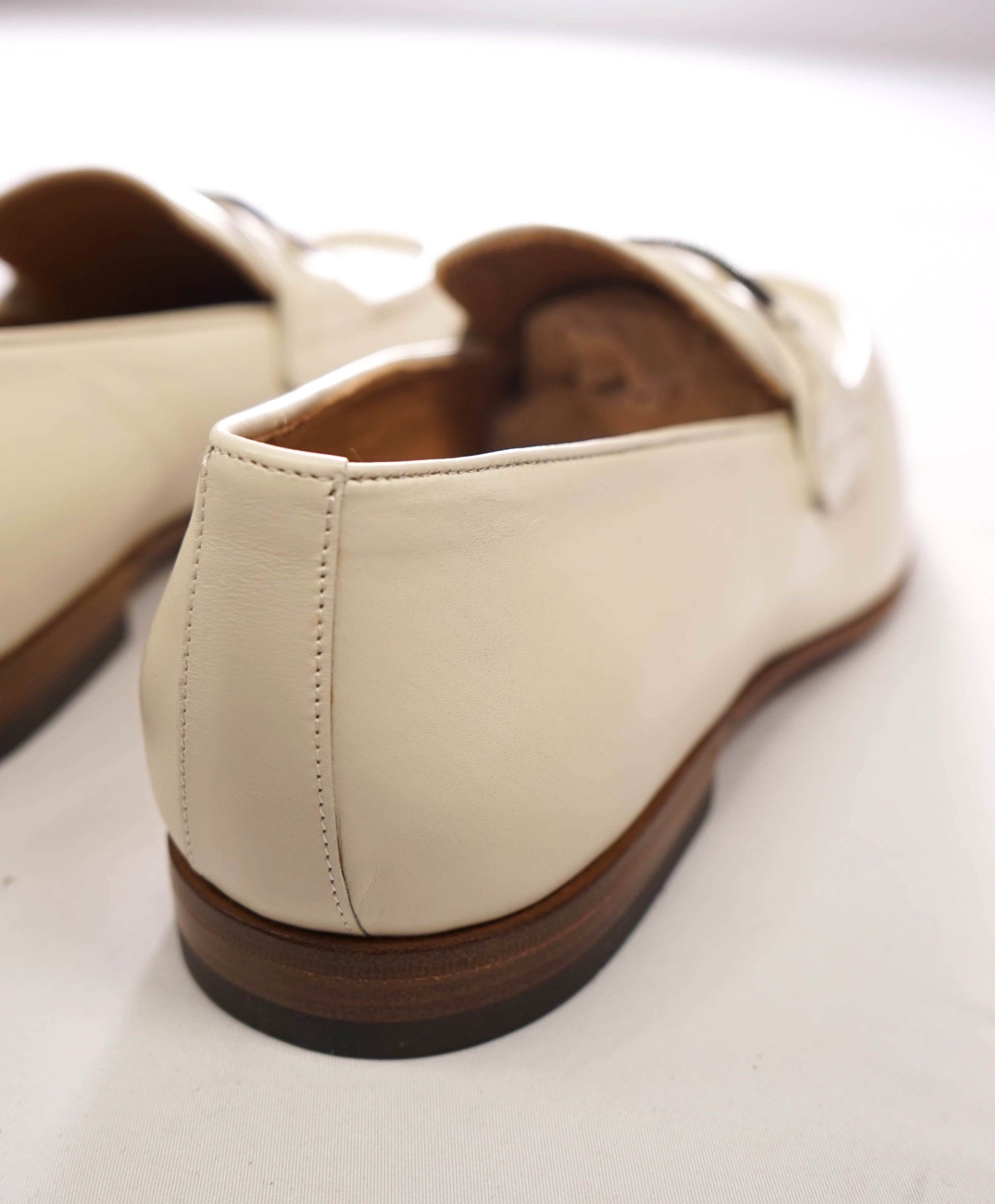 $1,095 Ferragamo - White "DUMAS" Leather Loafers - 8 EE