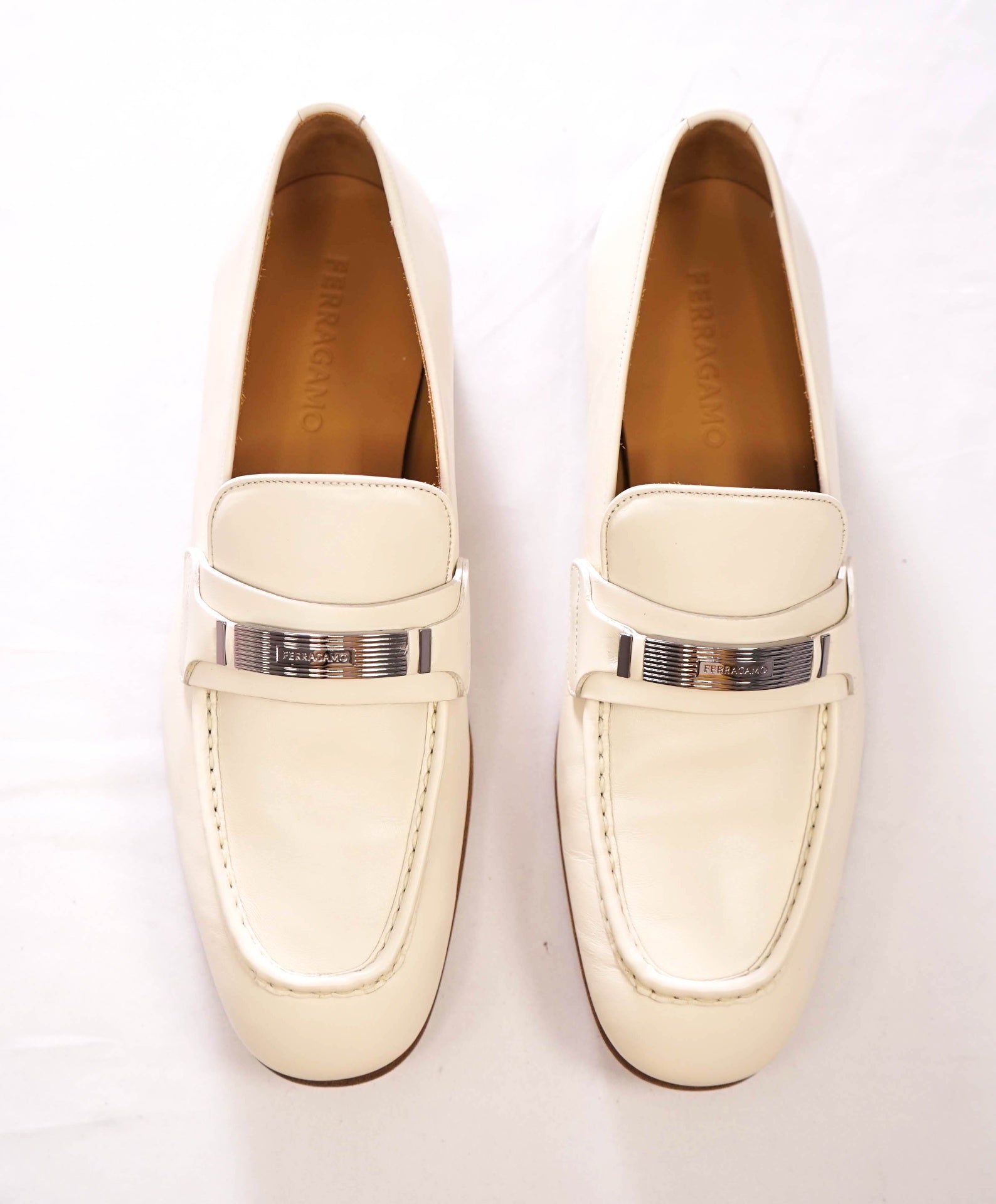 $1,095 Ferragamo - White "DUMAS" Leather Loafers - 8 EE
