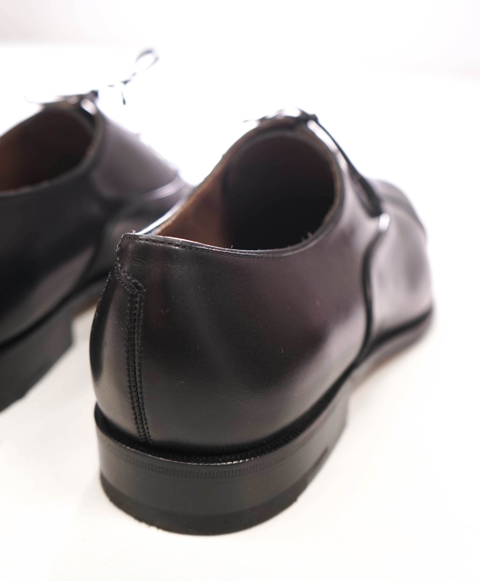 $895 FERRAGAMO - Cap-Toe "LUCE DIVIS" Black Leather Oxford - 8.5 D