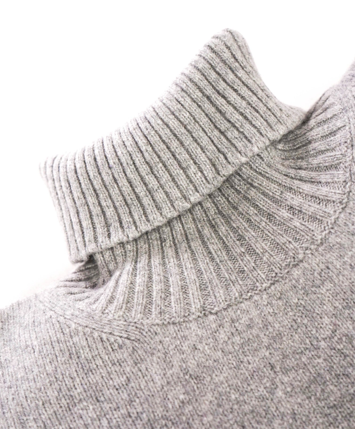 $748 AMI - Gray 97% Cashmere Turtleneck Sweater - Unisex (Mens M)