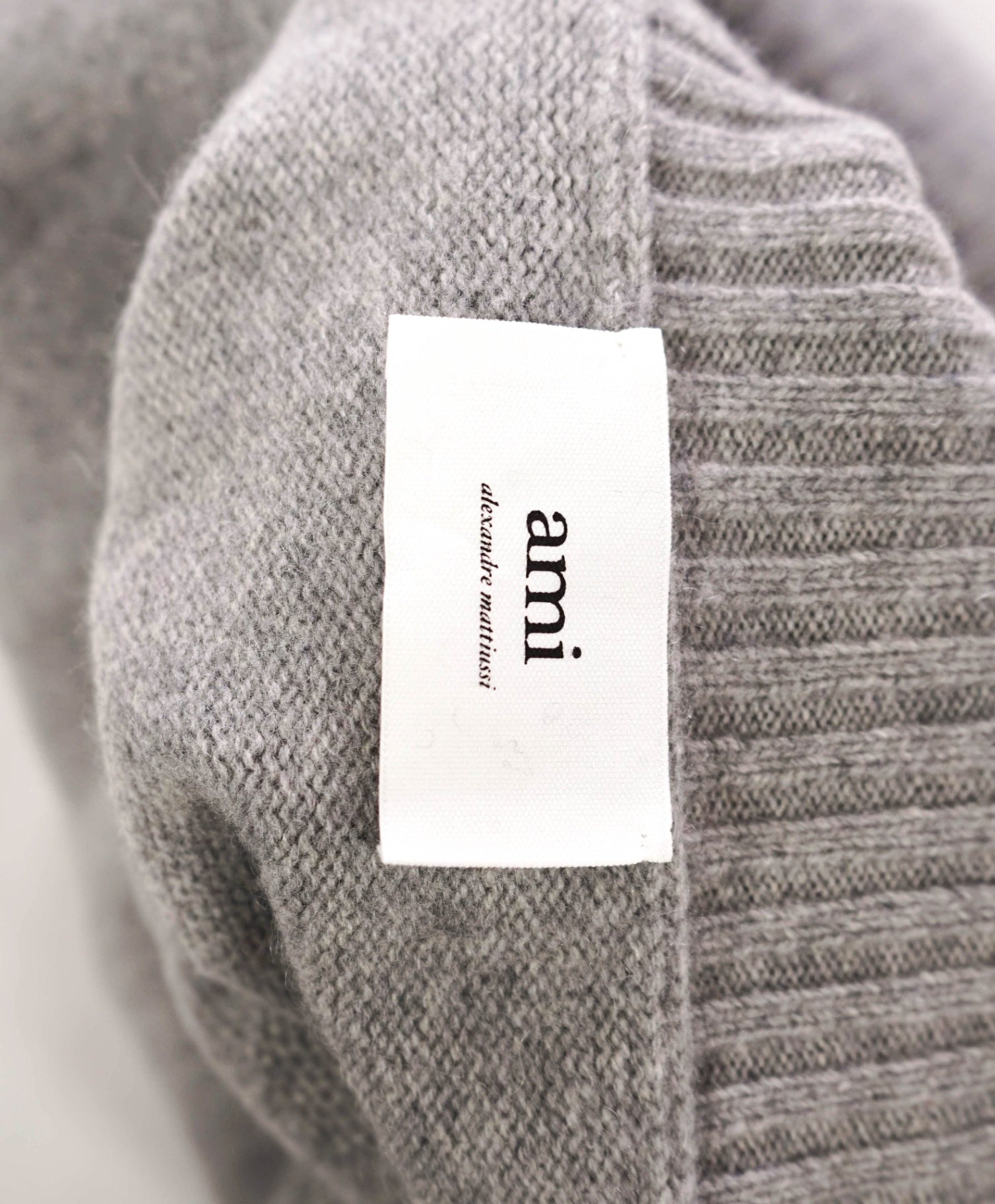 $748 AMI - Gray 97% Cashmere Turtleneck Sweater - Unisex (Mens M)